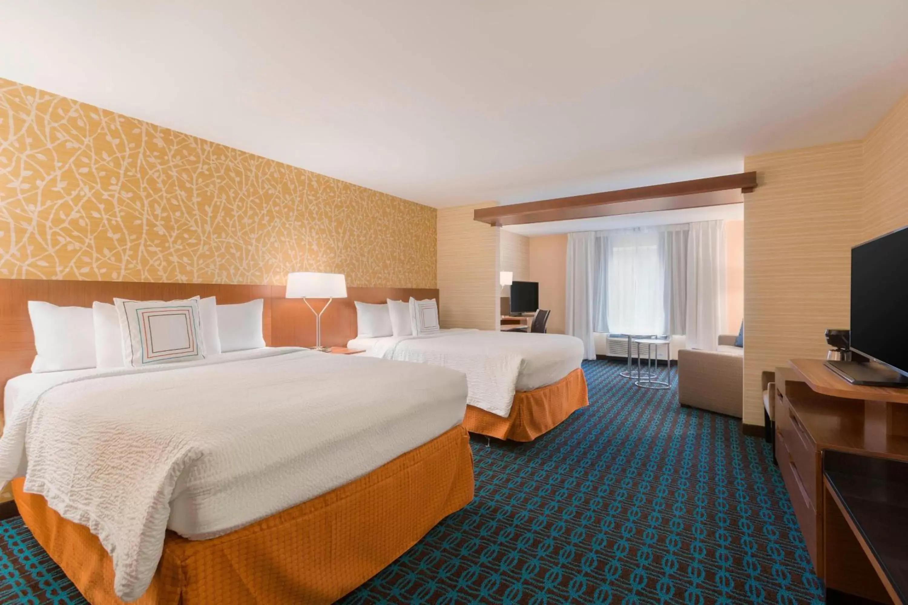 Photo of the whole room, Bed in Fairfield Inn & Suites by Marriott Pittsburgh Airport/Robinson Township