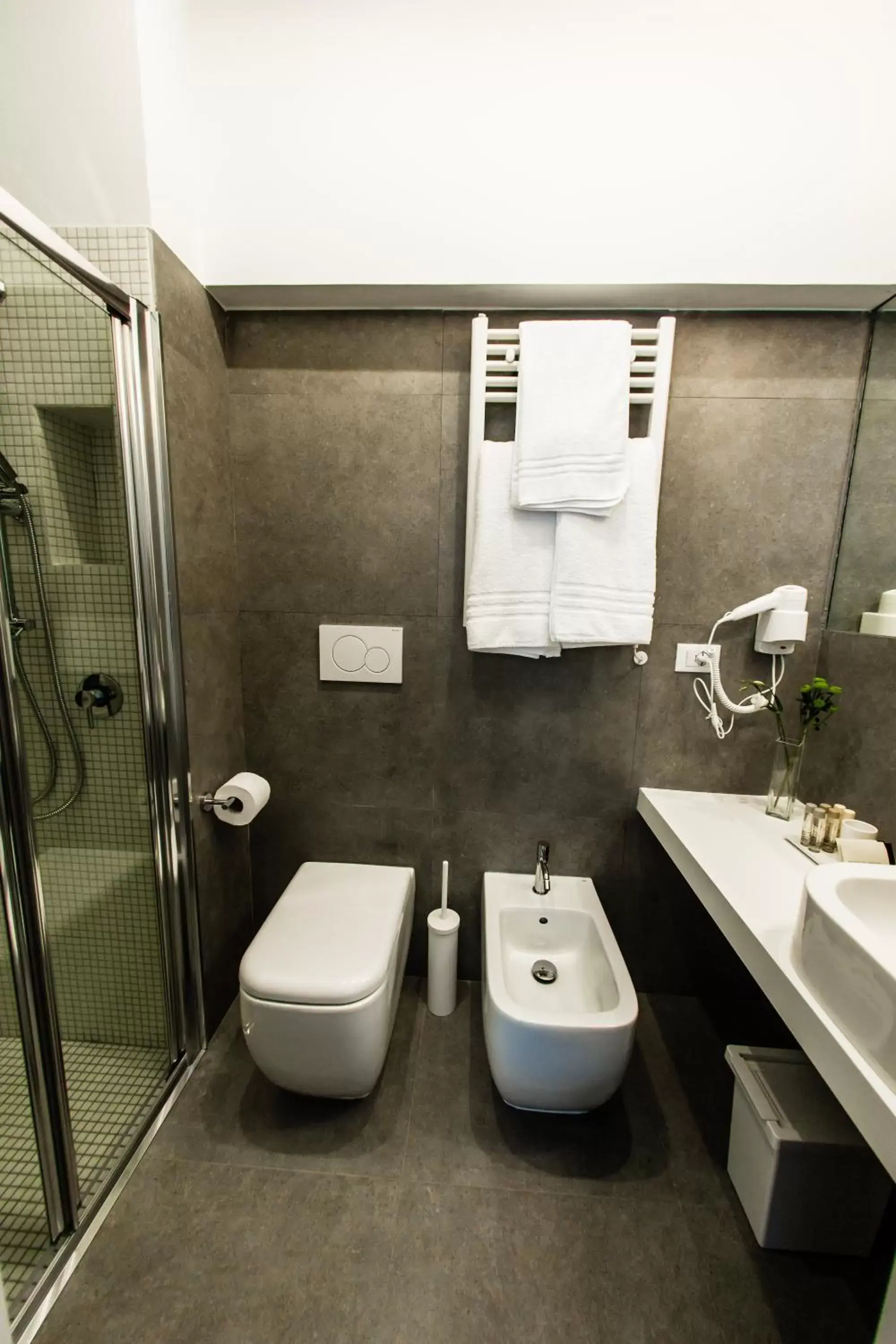 Shower, Bathroom in Rhegion B&B