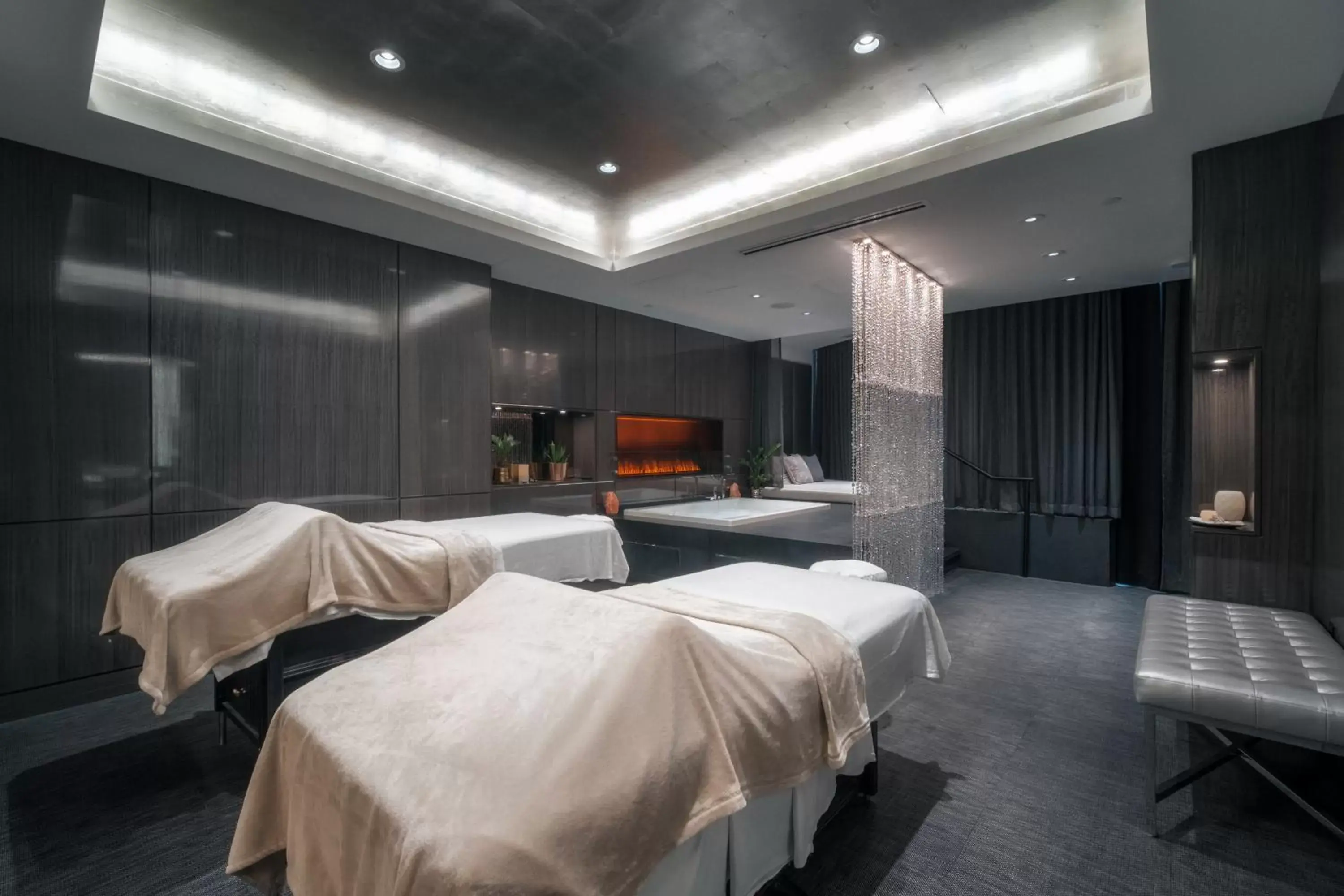 Massage, Spa/Wellness in Paradox Hotel Vancouver