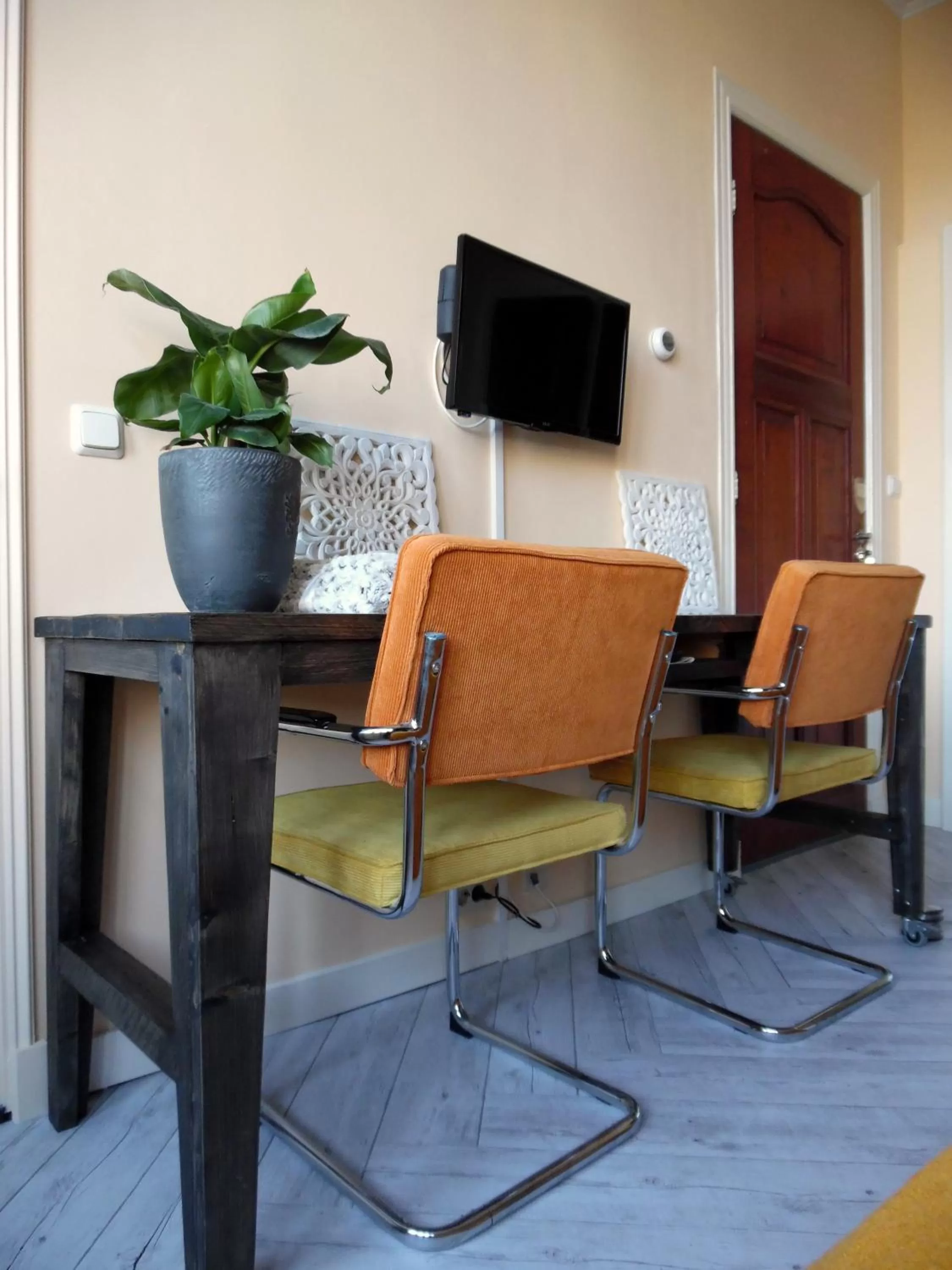 TV and multimedia in Hus