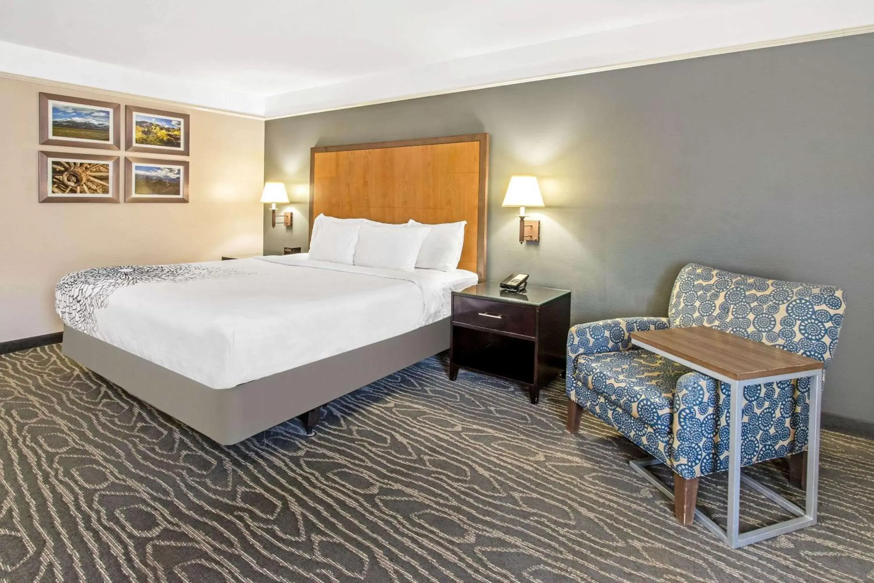 Photo of the whole room, Bed in La Quinta by Wyndham Ruidoso Downs