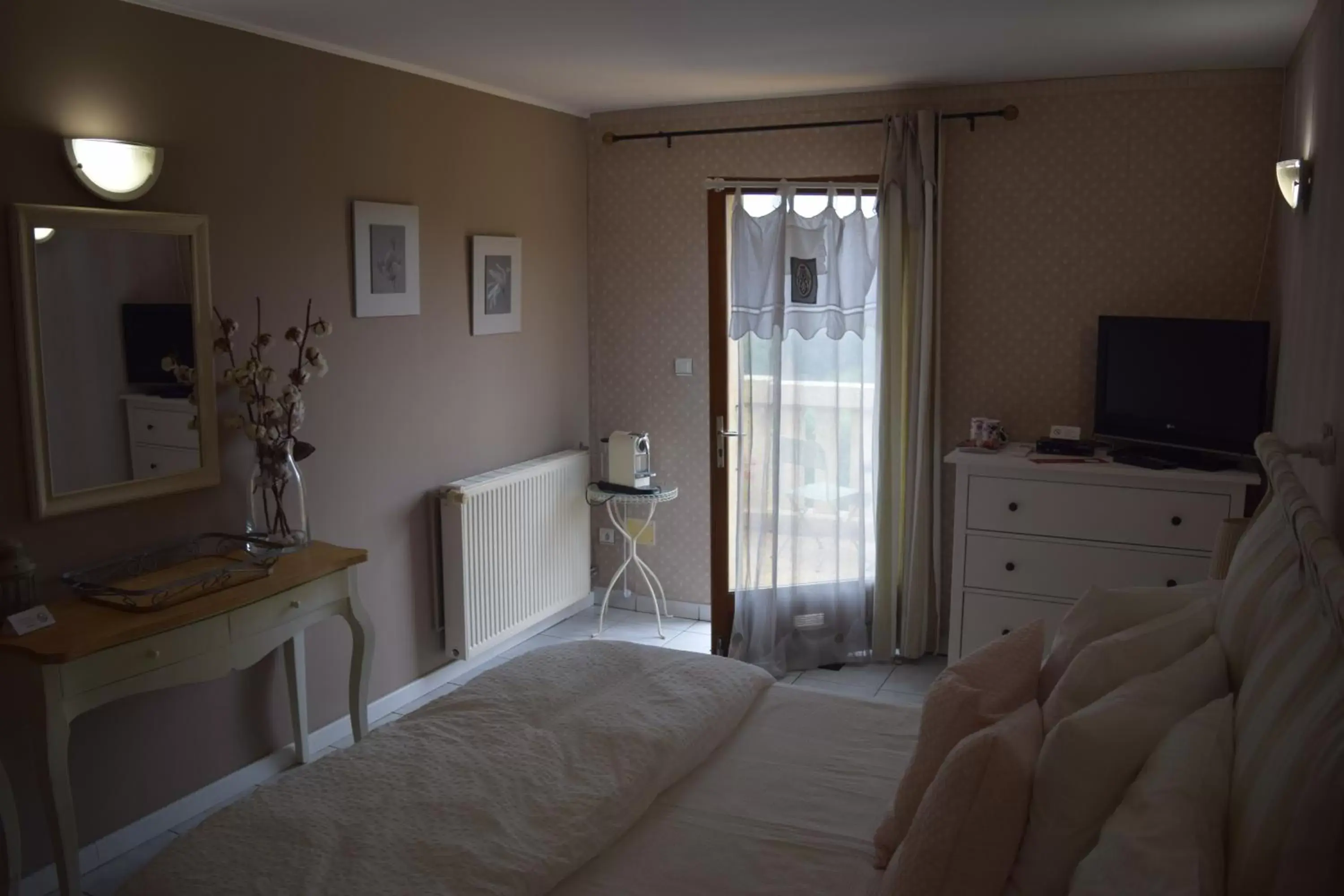 Bedroom, TV/Entertainment Center in Domaine Lacoste