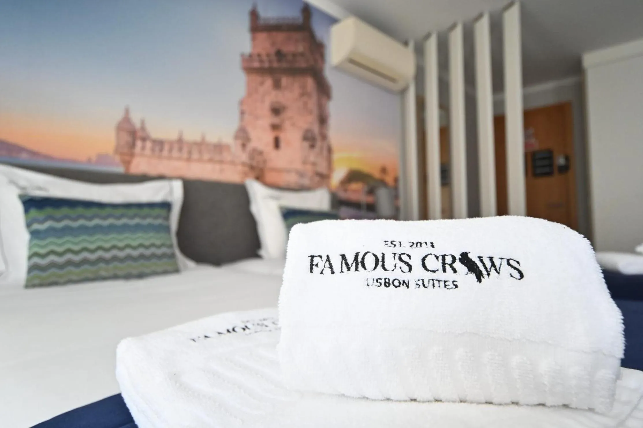 Bed in Famous Crows Lisbon Suites