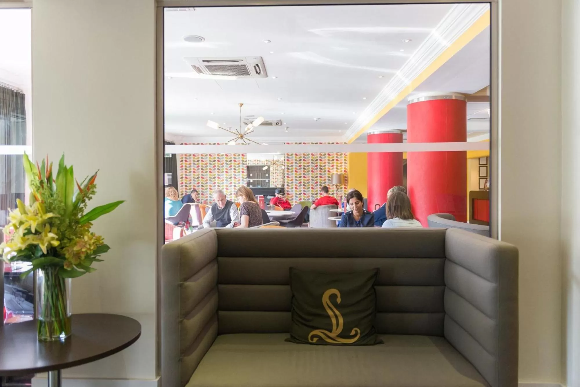 Lounge or bar in The Lincoln Hotel