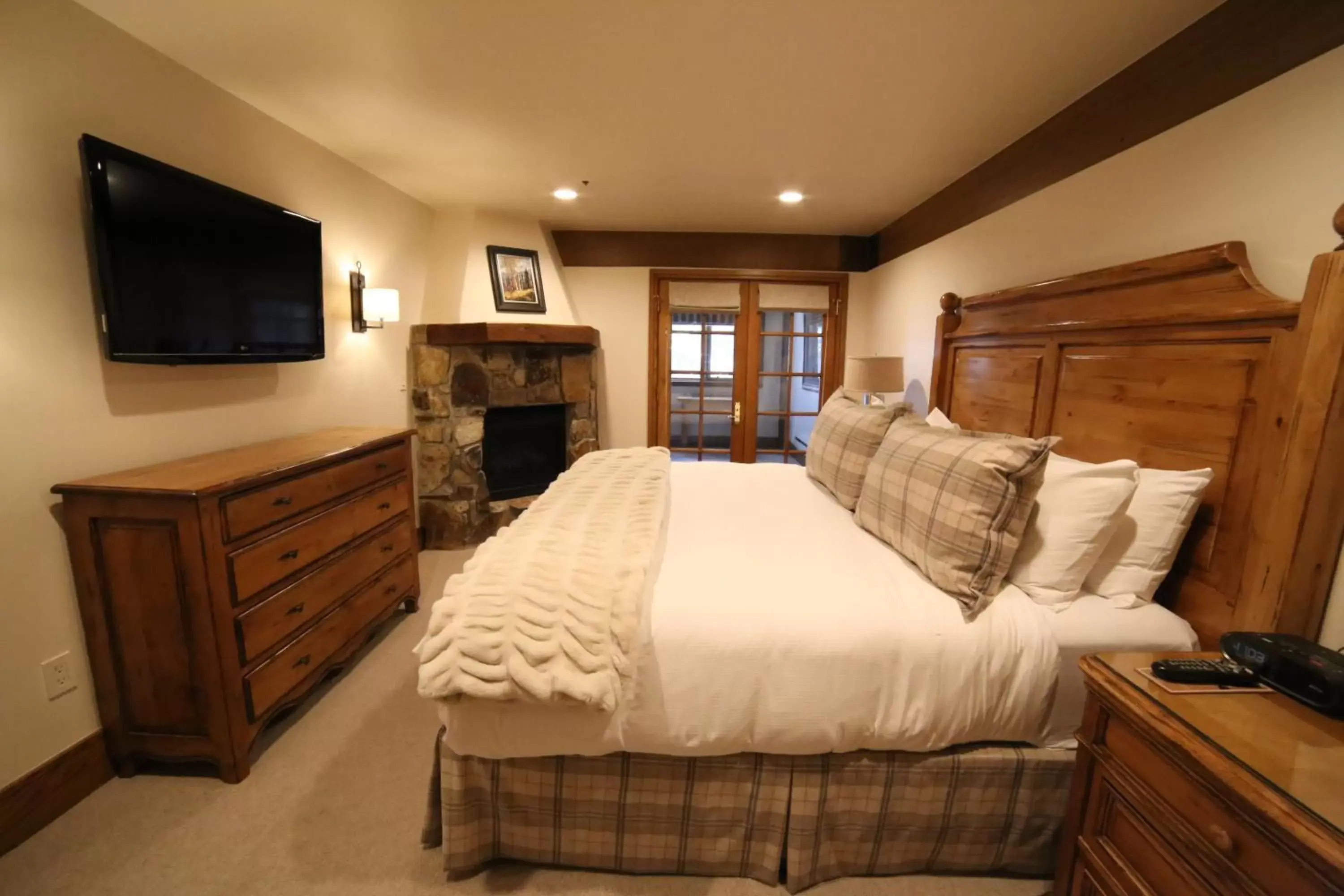 Bedroom, Bed in Stein Eriksen Lodge Deer Valley