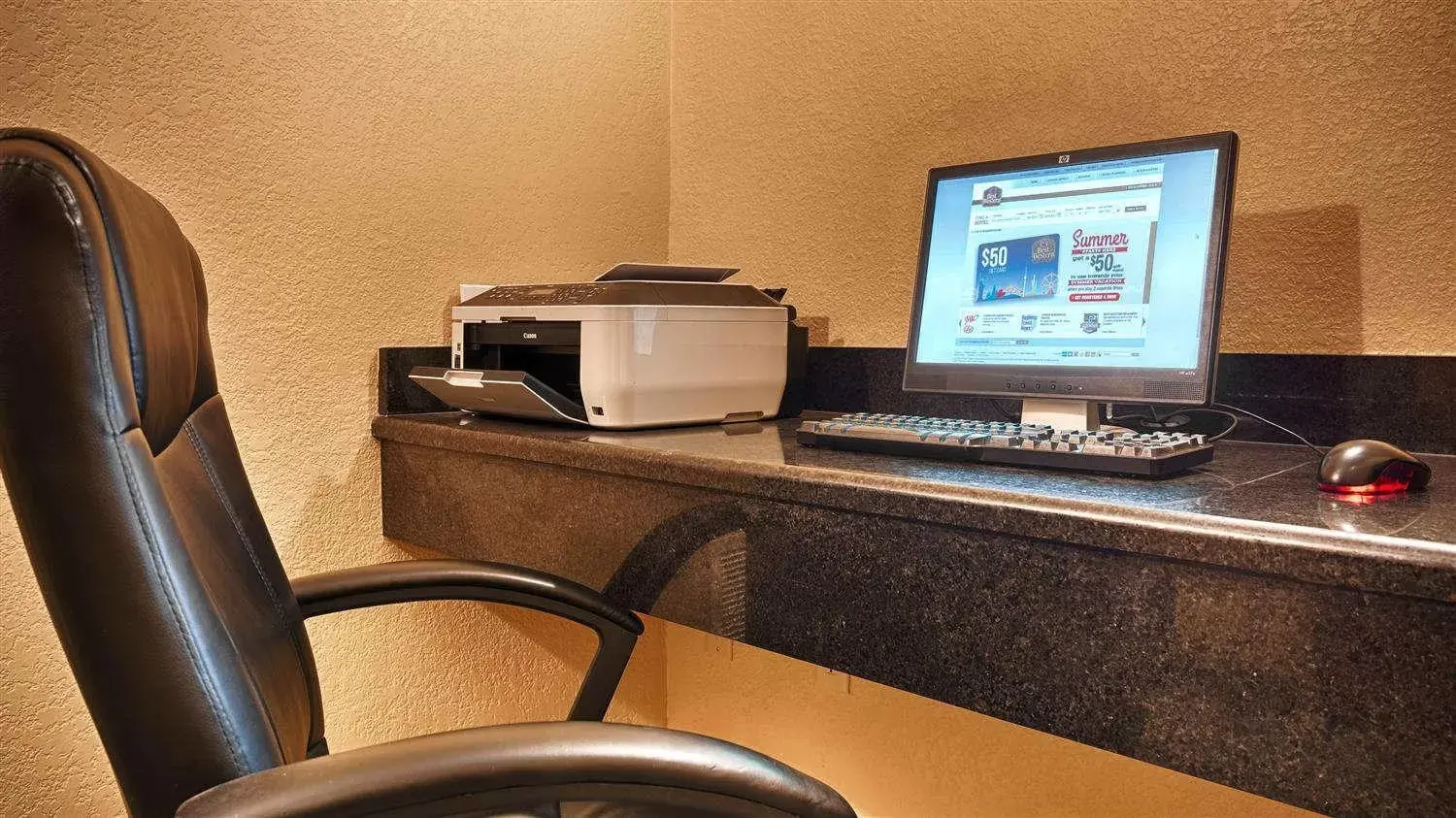 Business Area/Conference Room in Best Western Plus Shamrock Inn & Suites