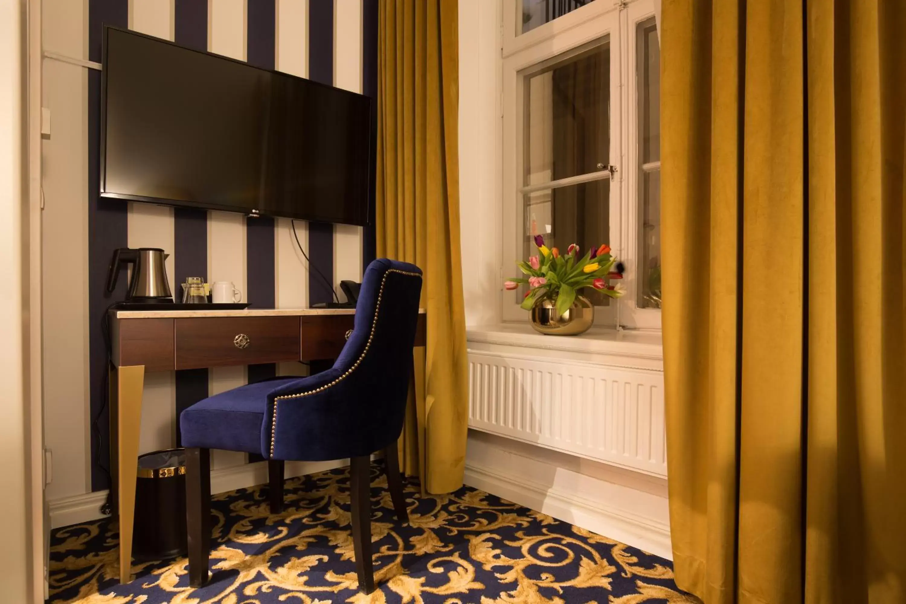 TV and multimedia, TV/Entertainment Center in Hotel Gamla Stan, BW Signature Collection