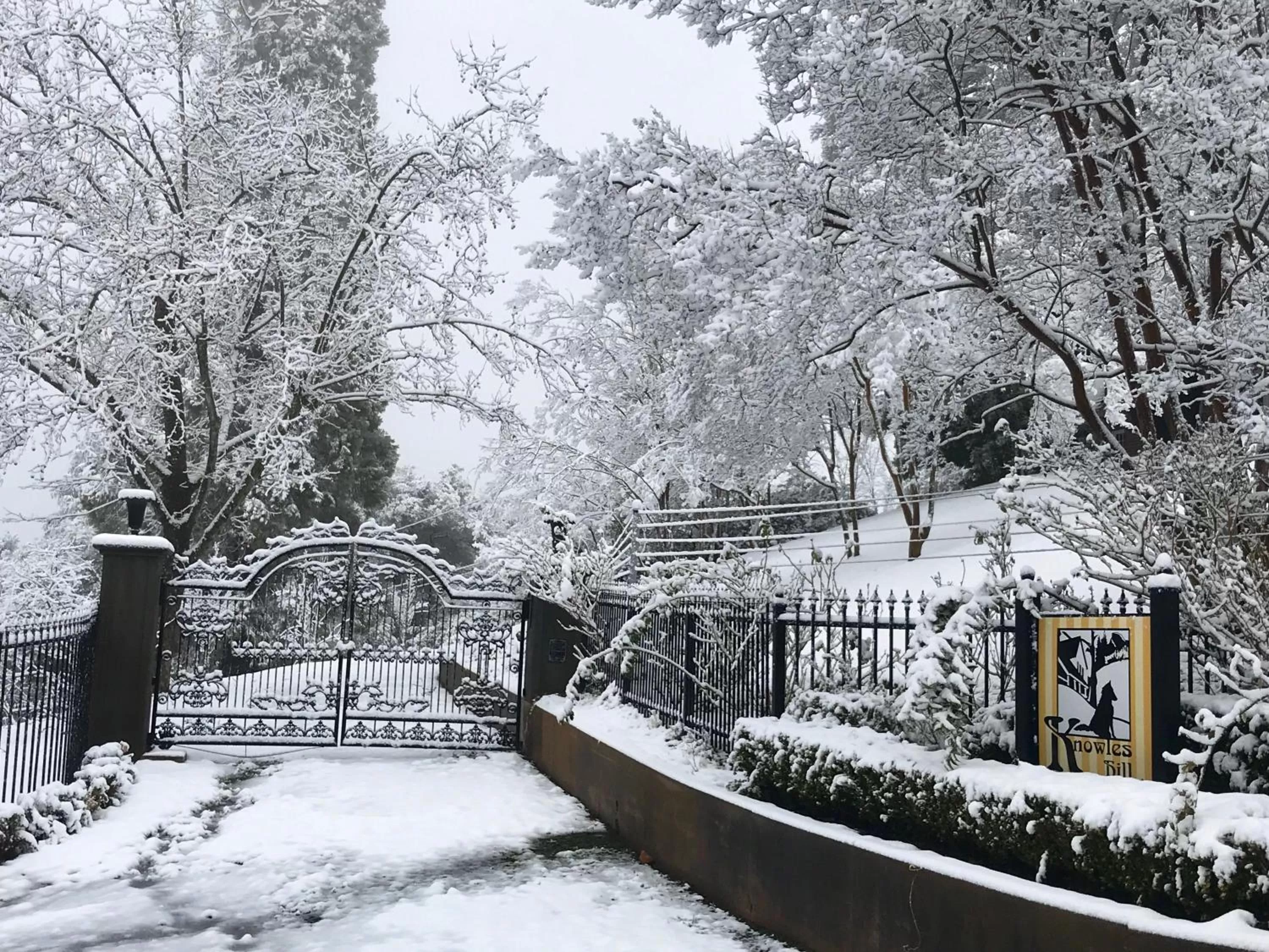 Property building in The Inn on Knowles Hill Bed & Breakfast Hotel