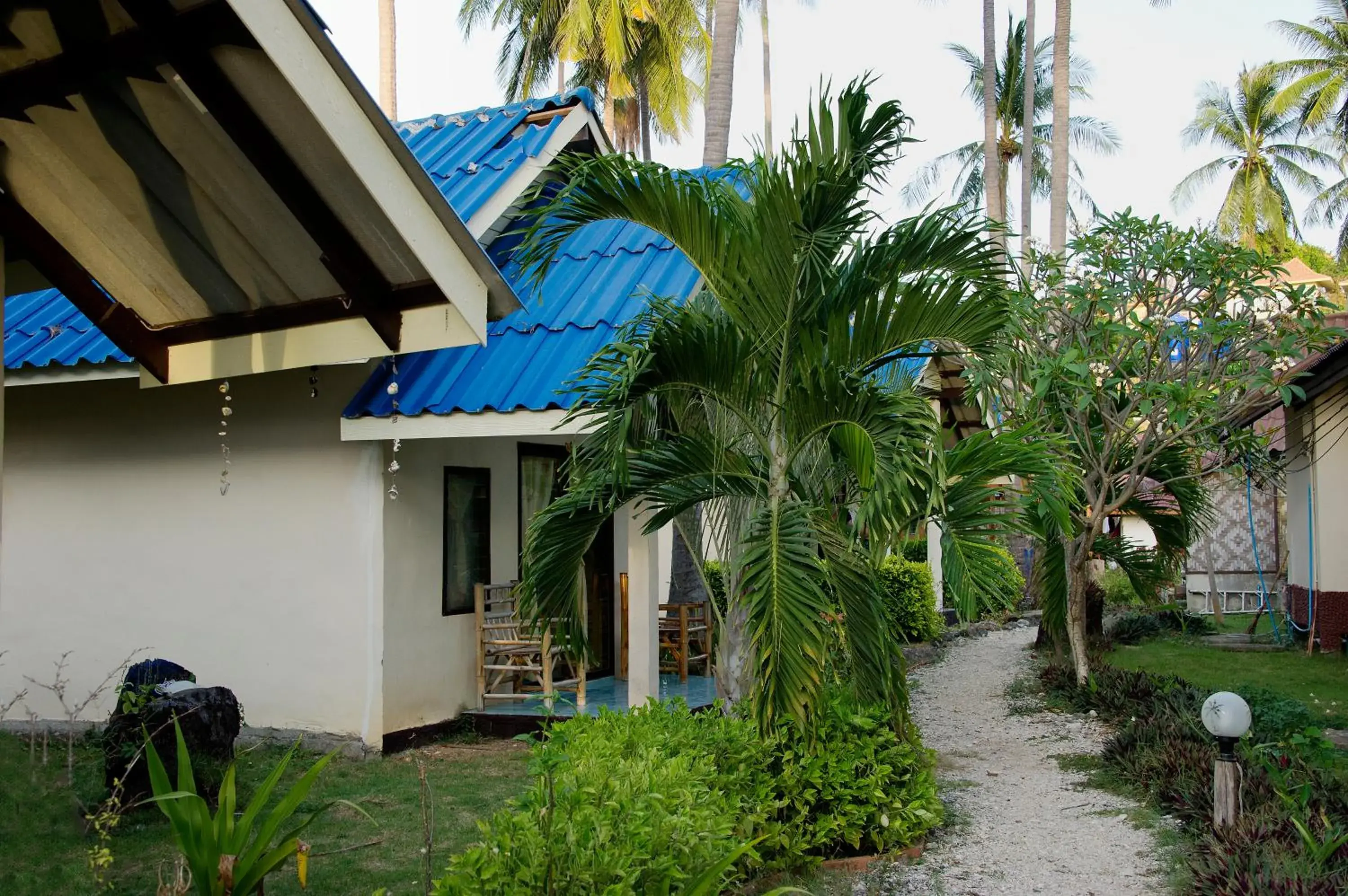 Facade/entrance, Property Building in Moonwalk Lanta Resort