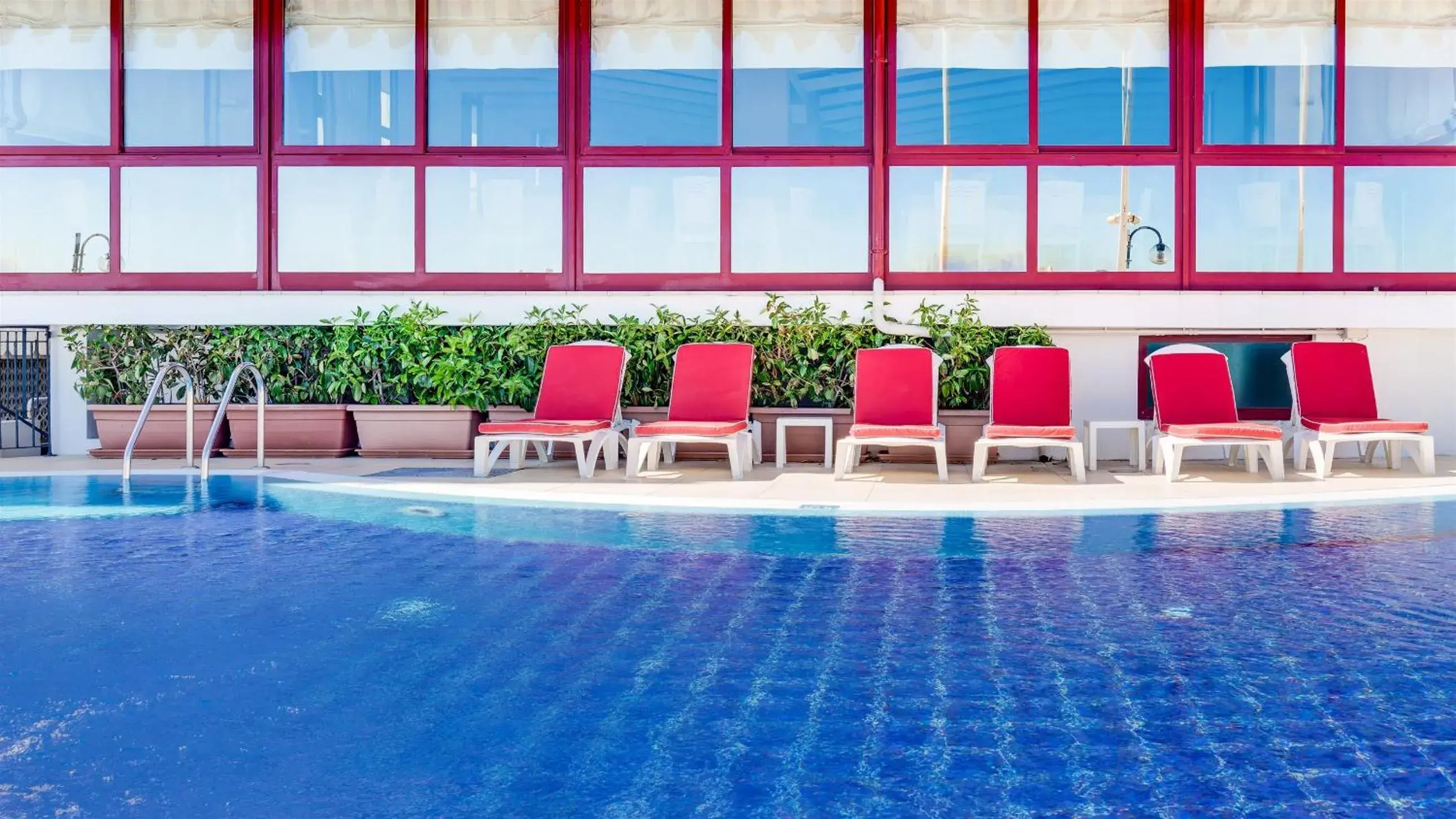 Swimming Pool in Hotel Manila