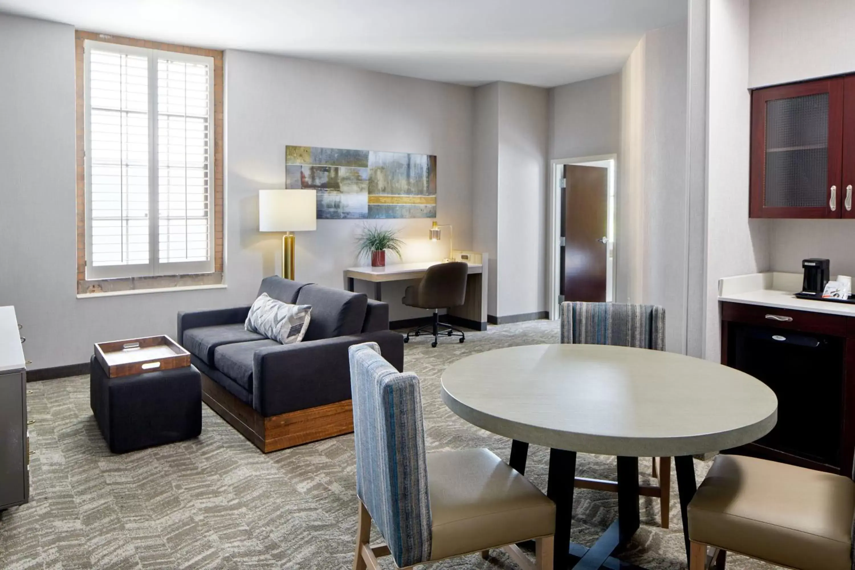 Living room, Seating Area in SpringHill Suites Memphis Downtown