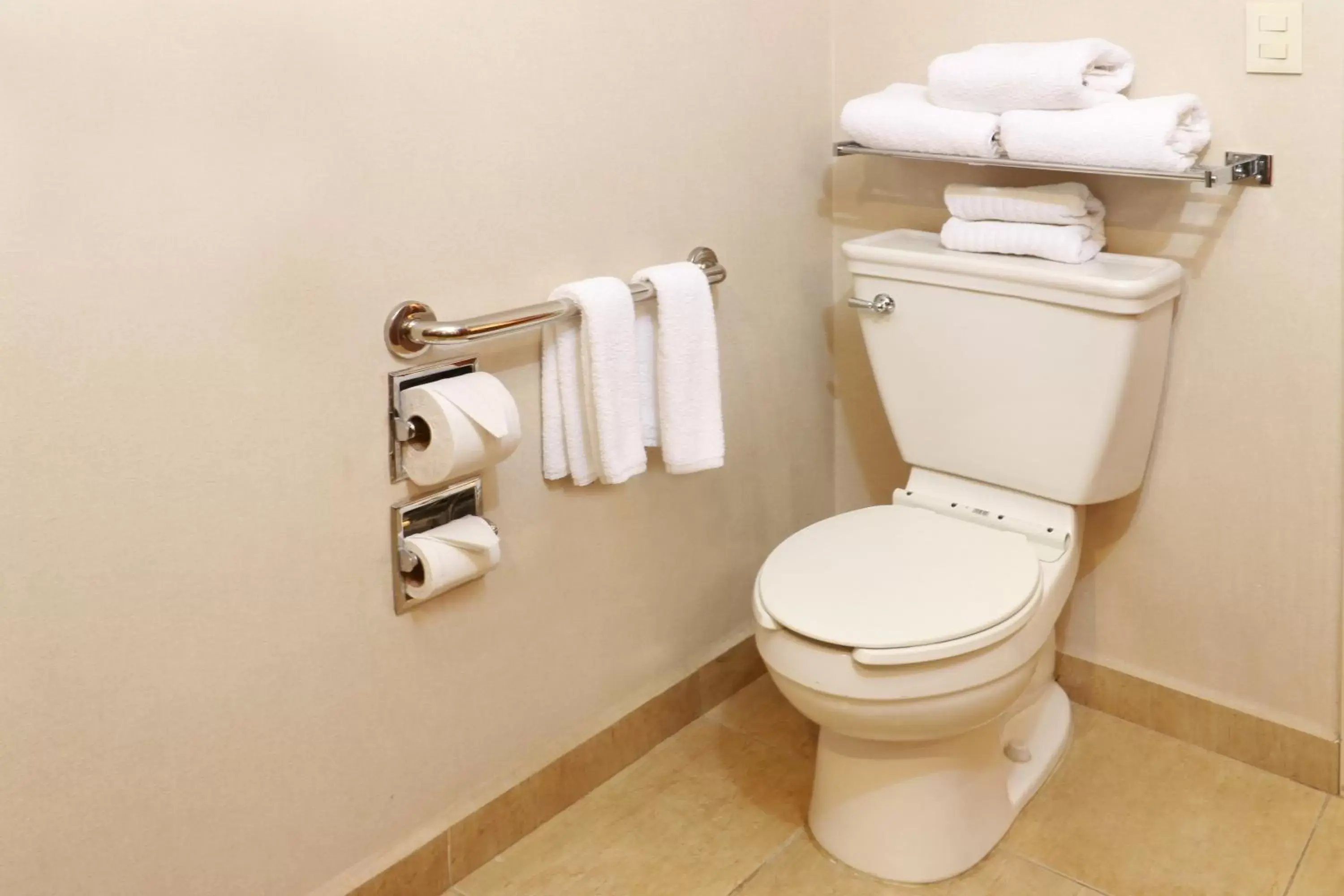 Bathroom in Staybridge Suites Queretaro, an IHG Hotel