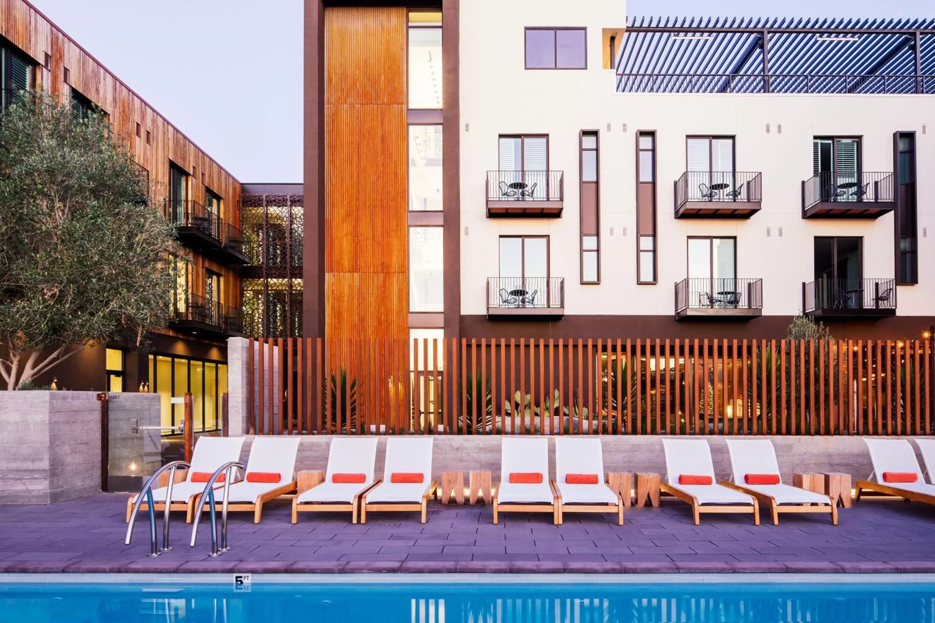 Swimming pool, Property Building in Hotel San Luis Obispo