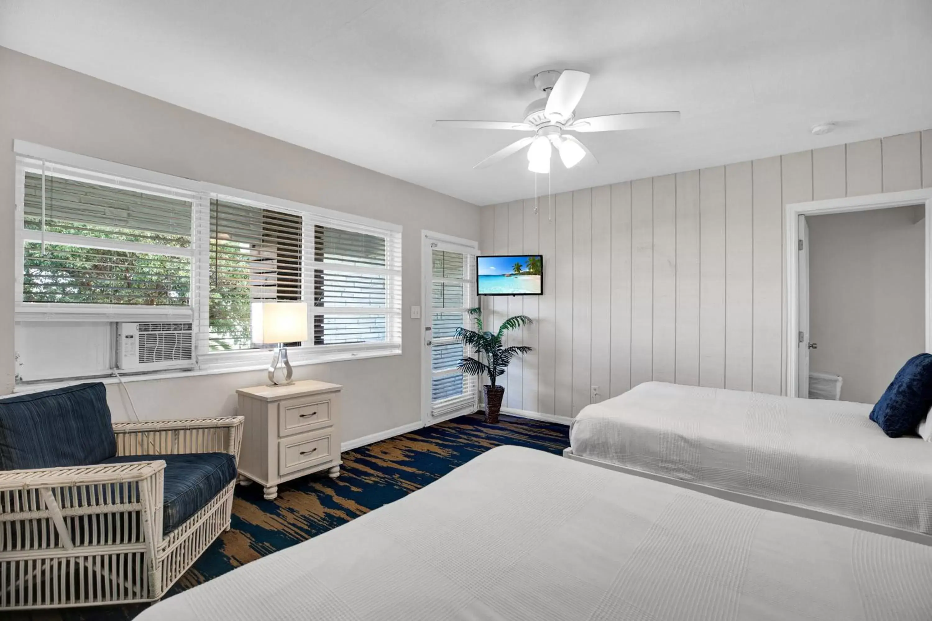 Bedroom, Bed in Seascape Resort & Marina