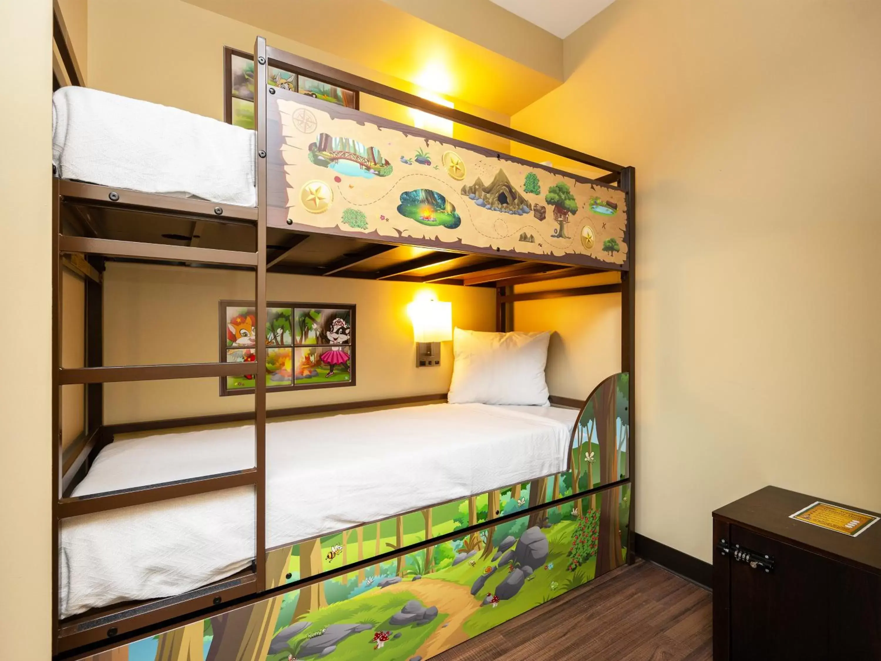 Bunk Bed in Country Cascades Waterpark Resort