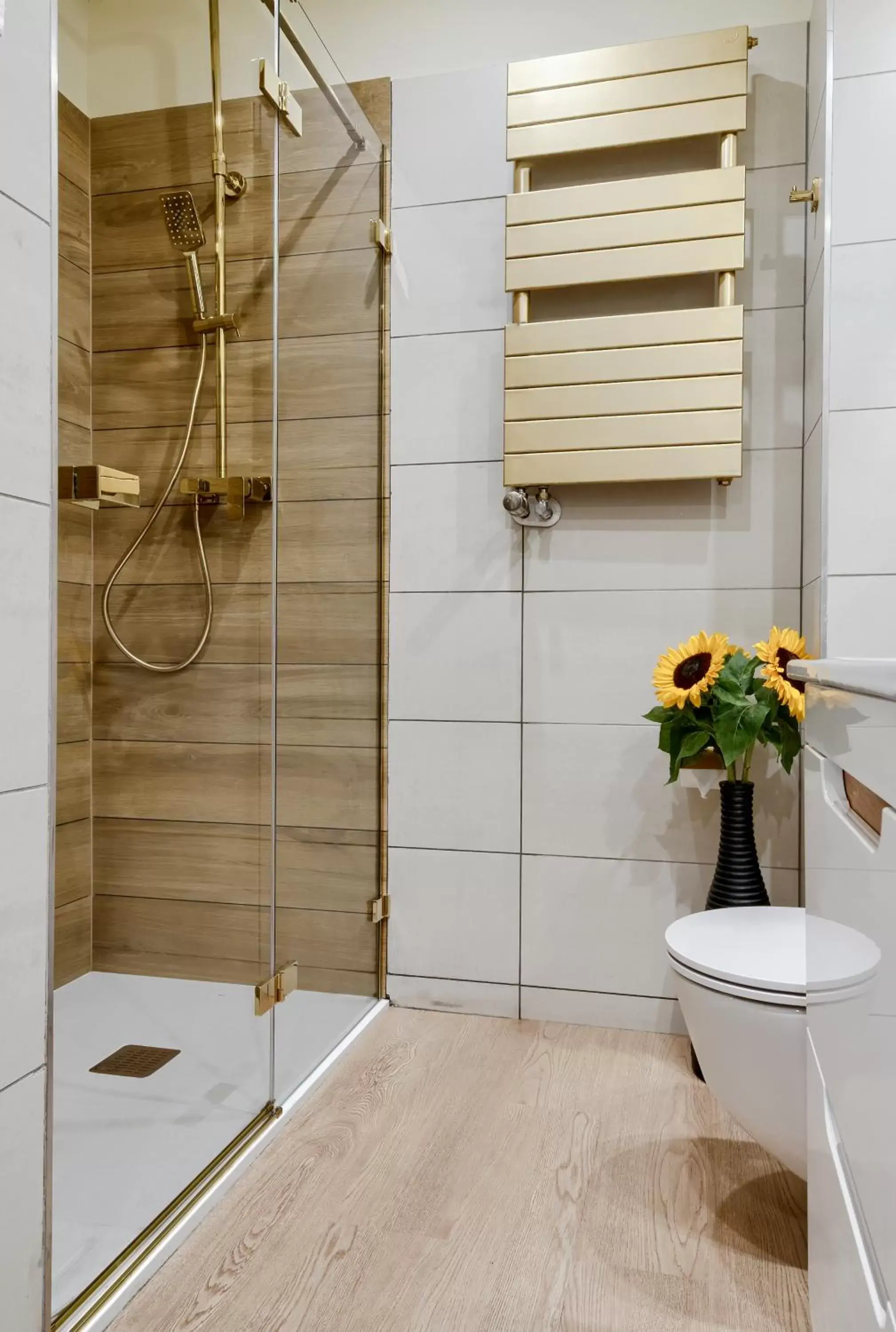 Shower, Bathroom in Park Hotel Diament Wroclaw