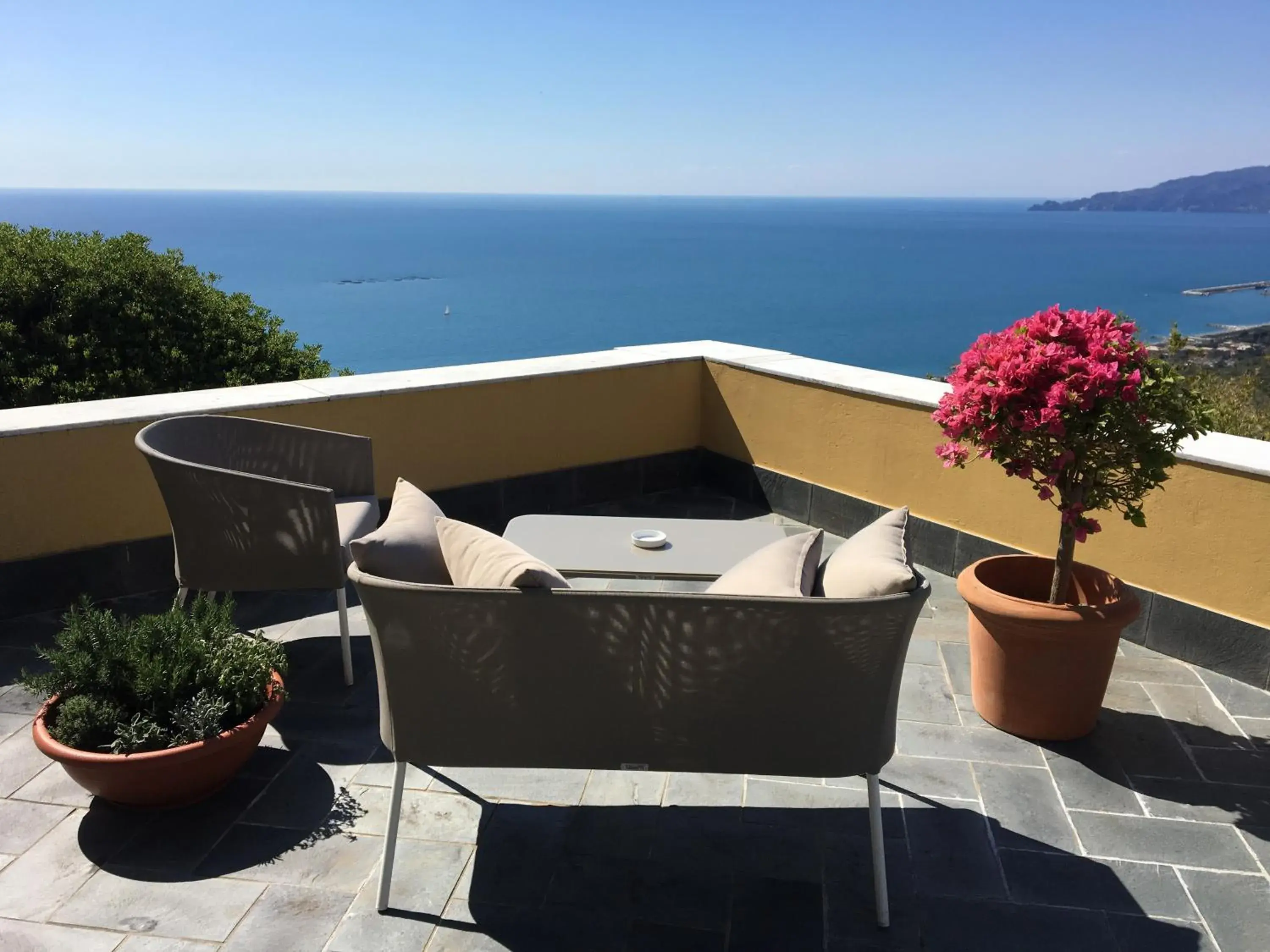 Balcony/Terrace in Villa Riviera Resort