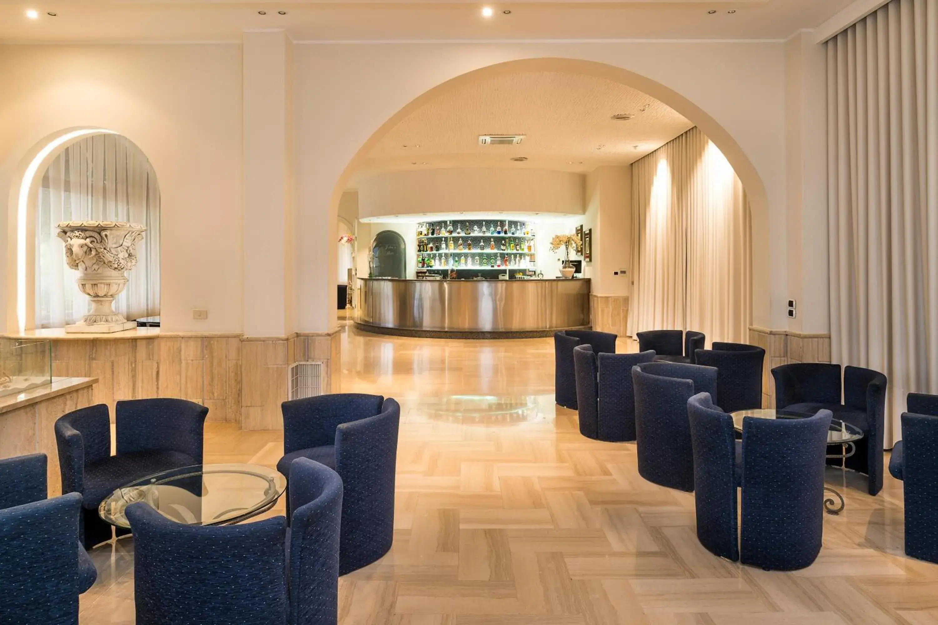 Restaurant/places to eat, Lounge/Bar in Sant Alphio Garden Hotel & SPA