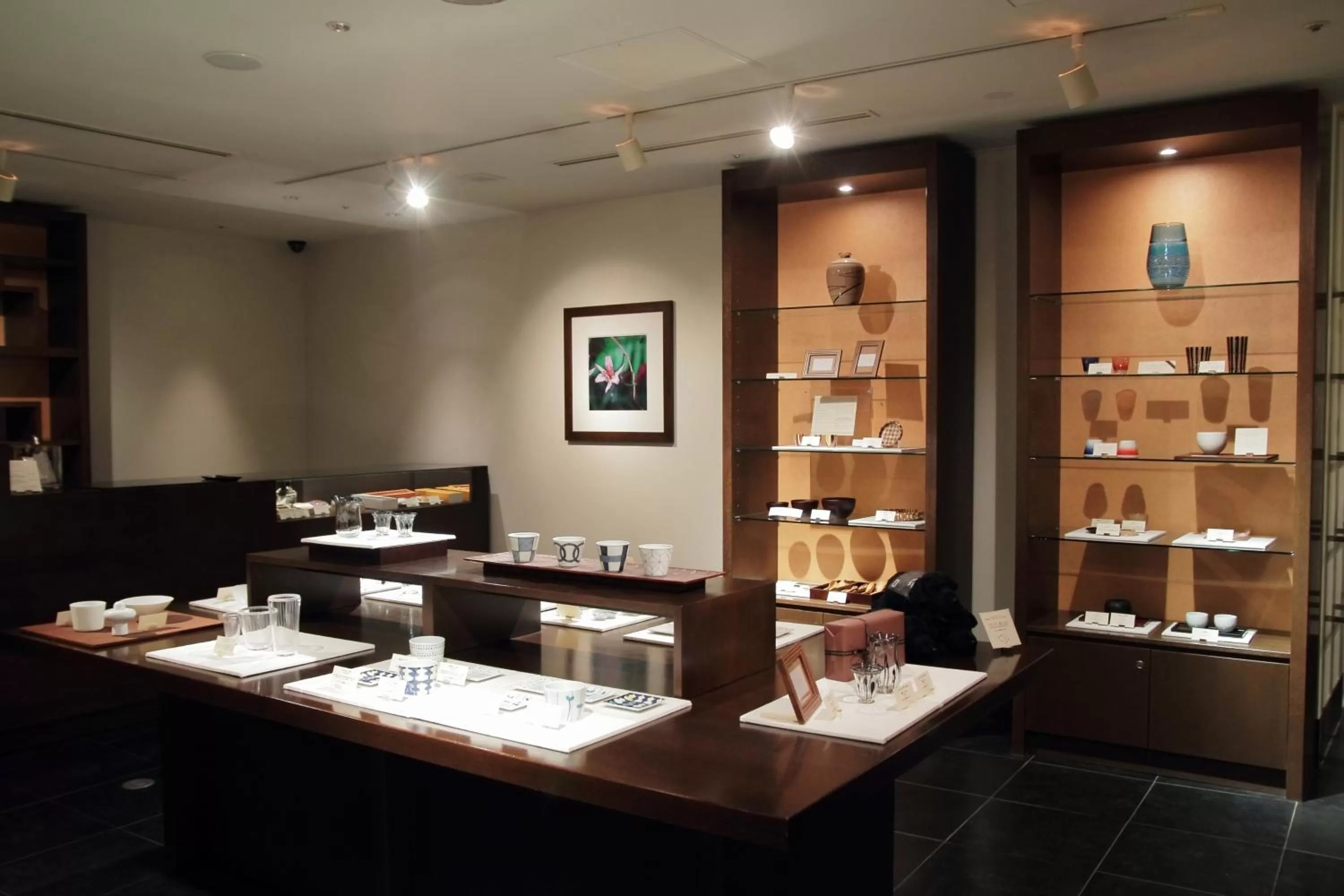On-site shops in Hyatt Regency Hakone Resort and Spa