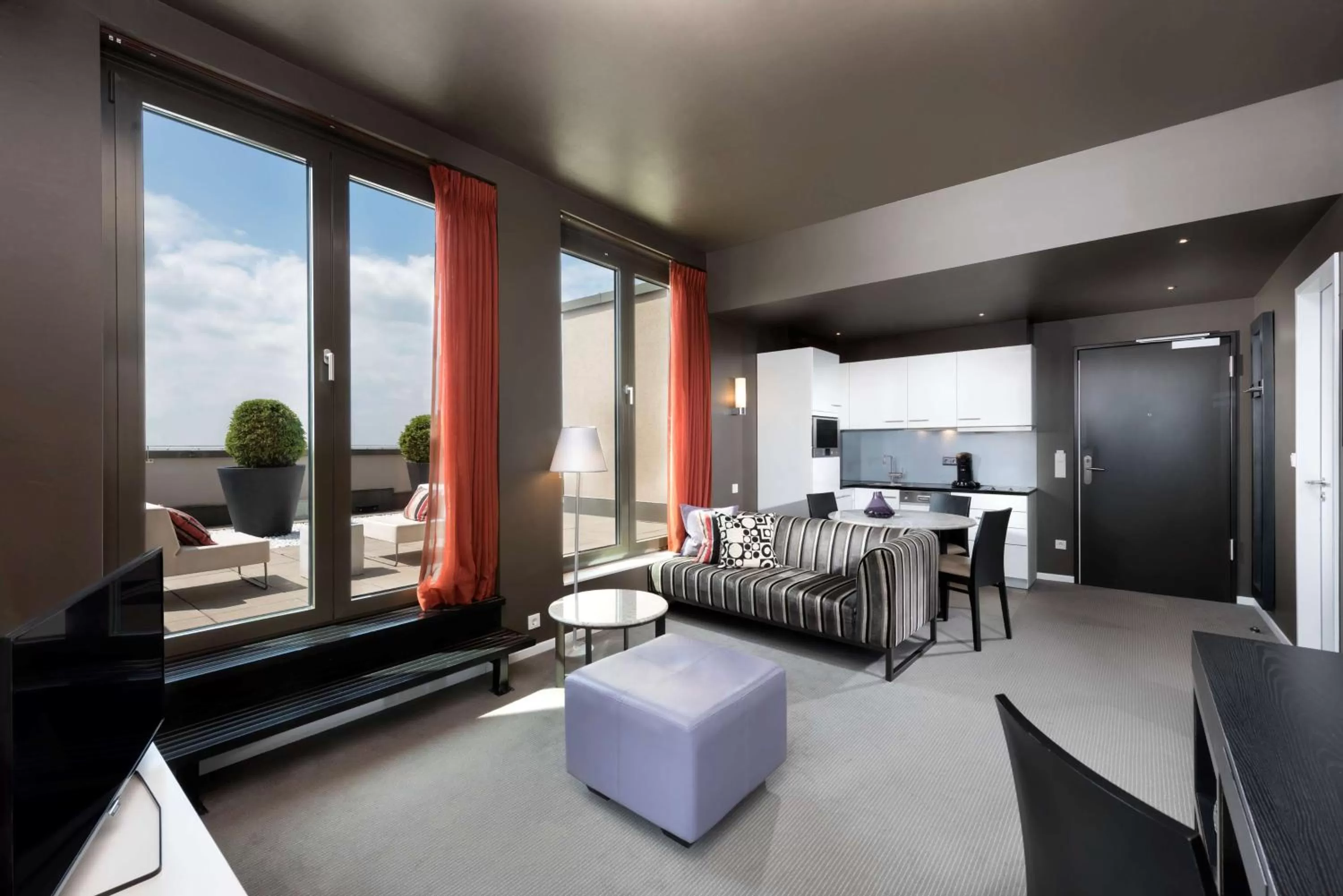 Bedroom, Bed in Adina Apartment Hotel Frankfurt Neue Oper