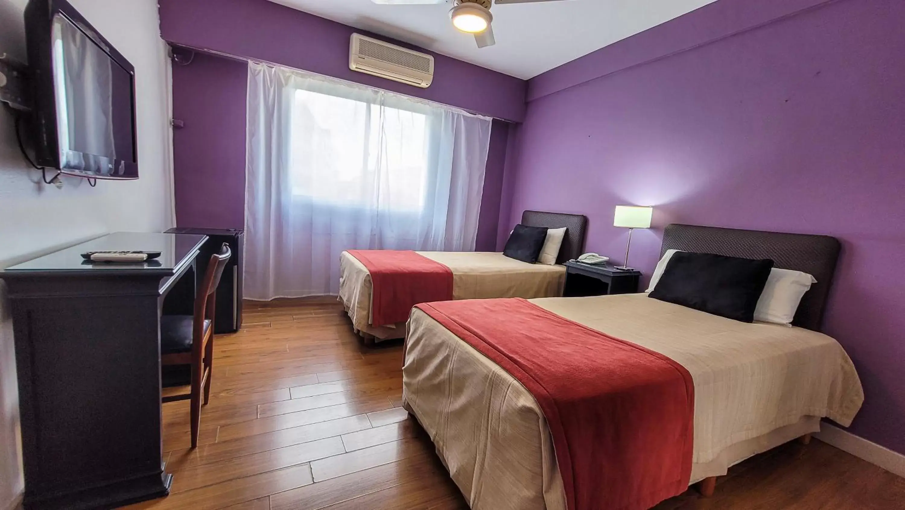 Bedroom, Bed in Gran Hotel Buenos Aires