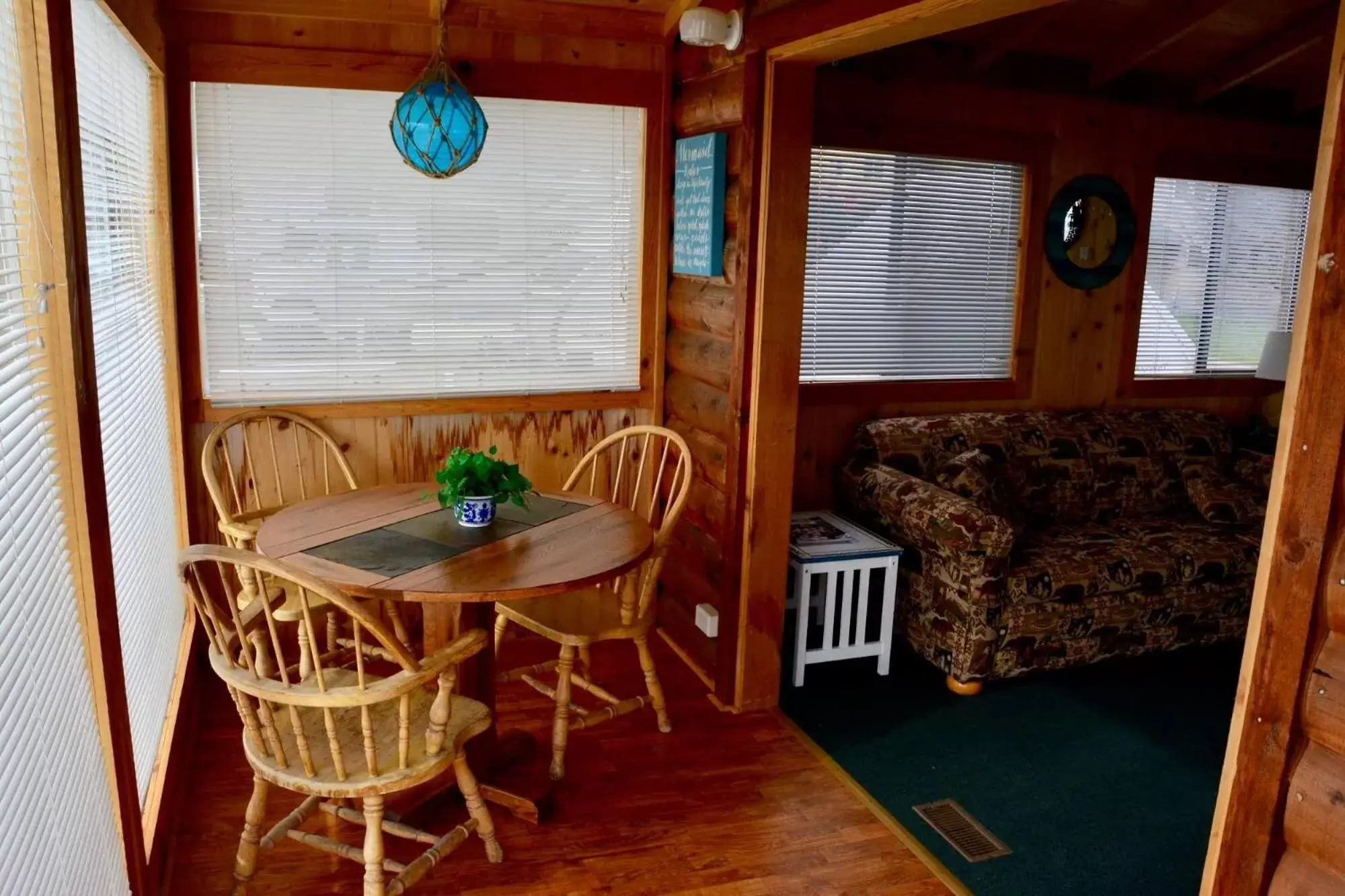 Seating Area in Driftwood Inn