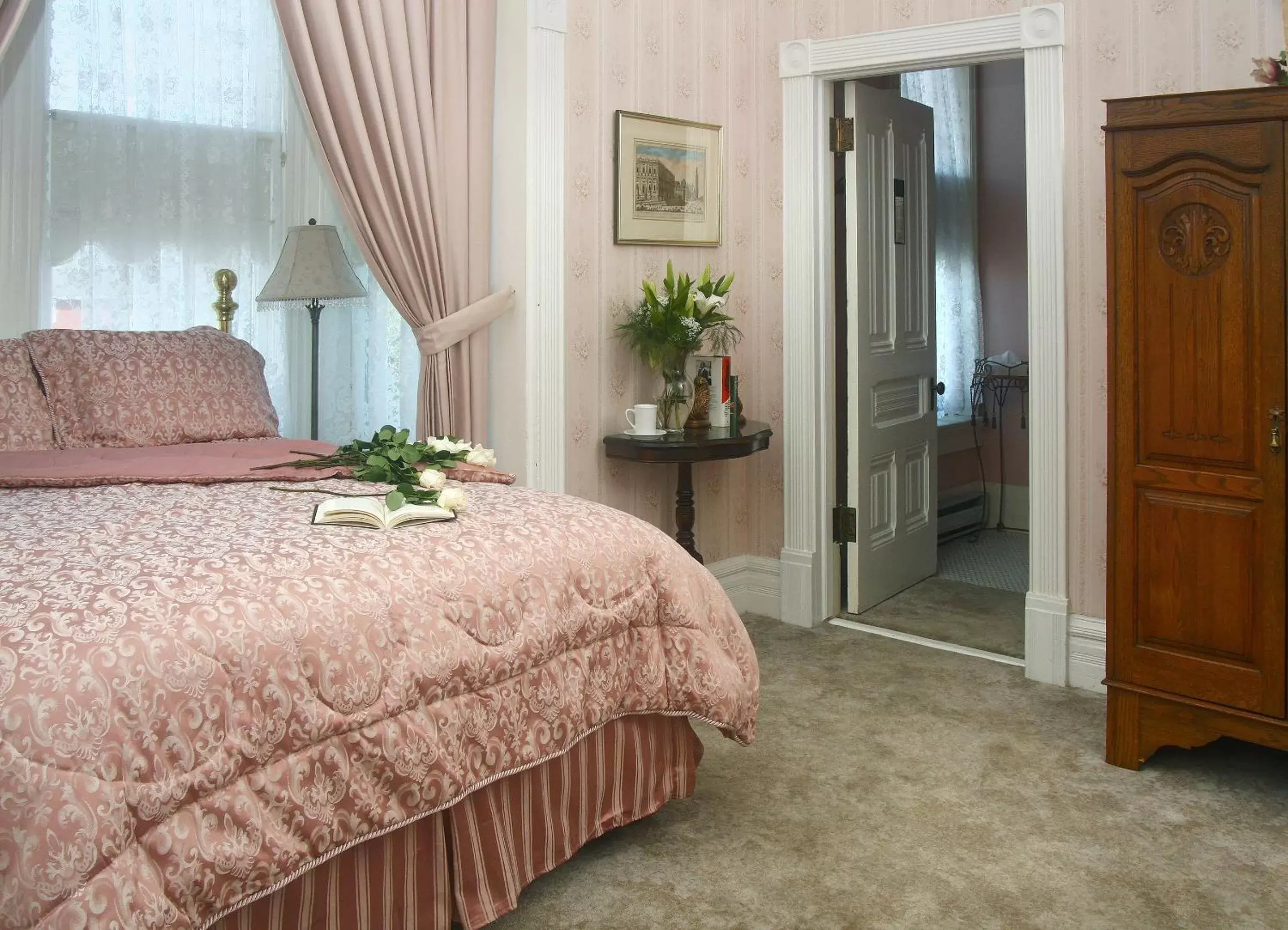 Bathroom, Bed in Victorian Inn