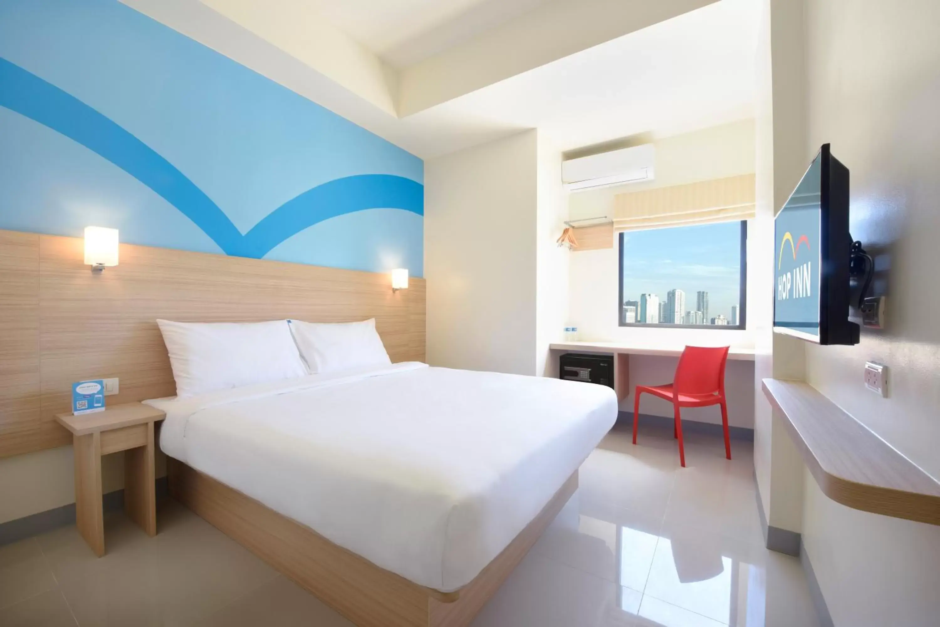 Bedroom, Bed in Hop Inn Hotel Aseana City Manila