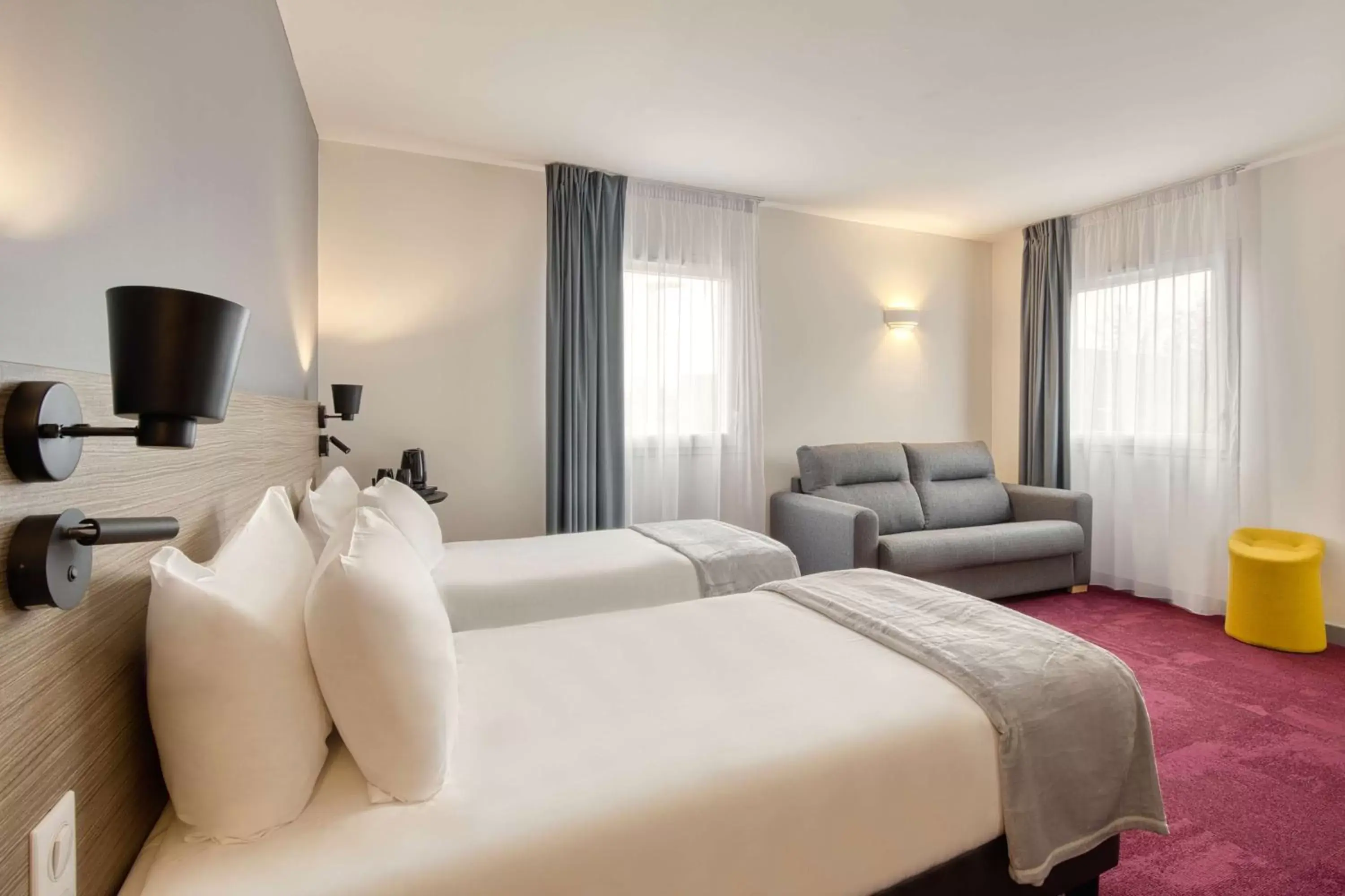 Photo of the whole room, Bed in Sure Hotel by Best Western Les Portes de Montauban