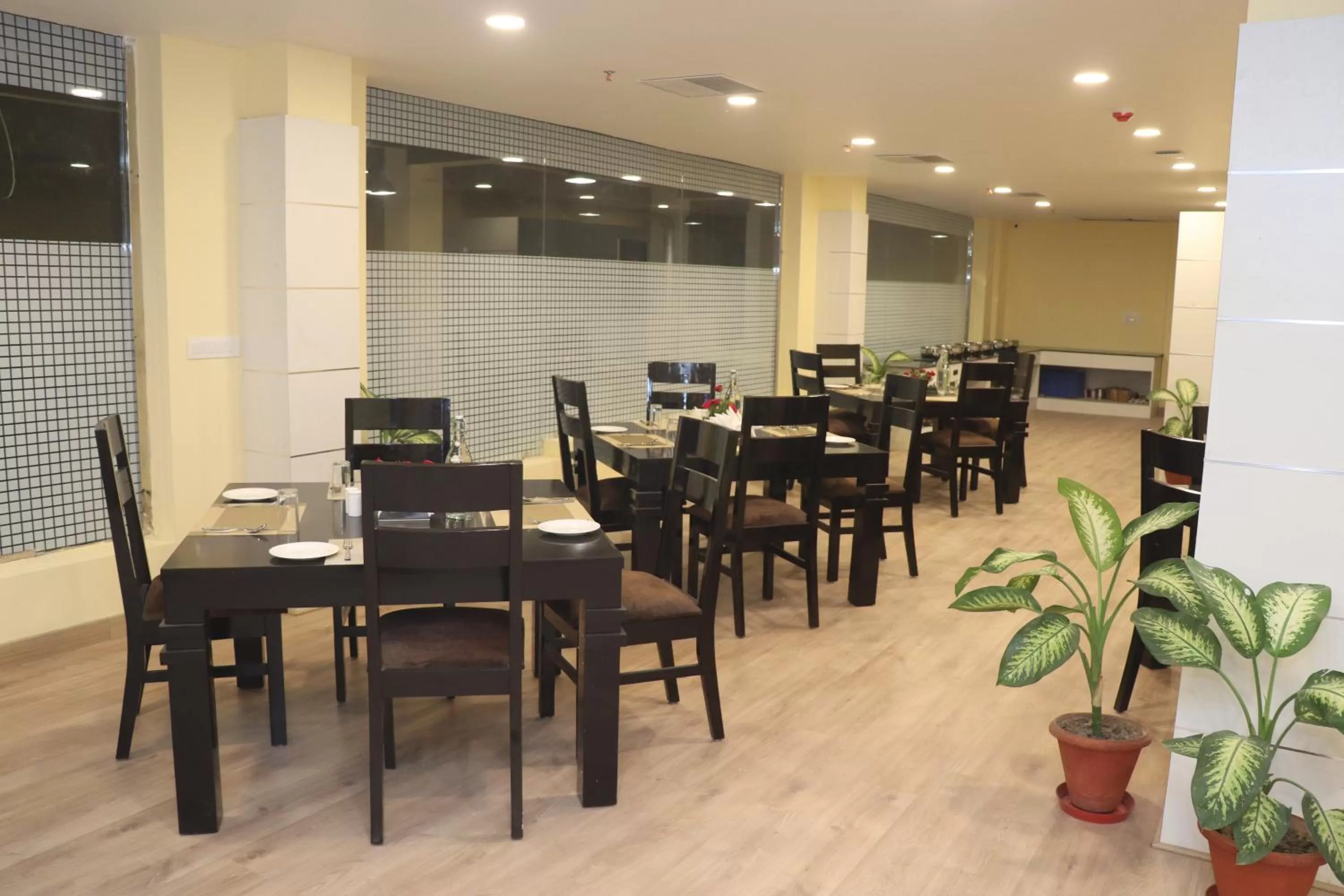 Dining area in Click Hotel Transport Nagar
