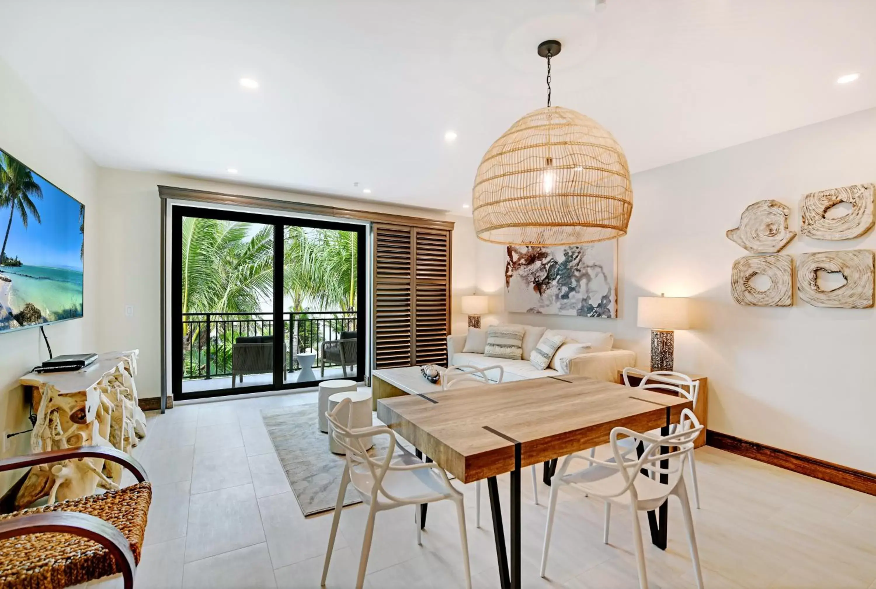 Dining Area in Bali Hai Beachfront Resort and Spa