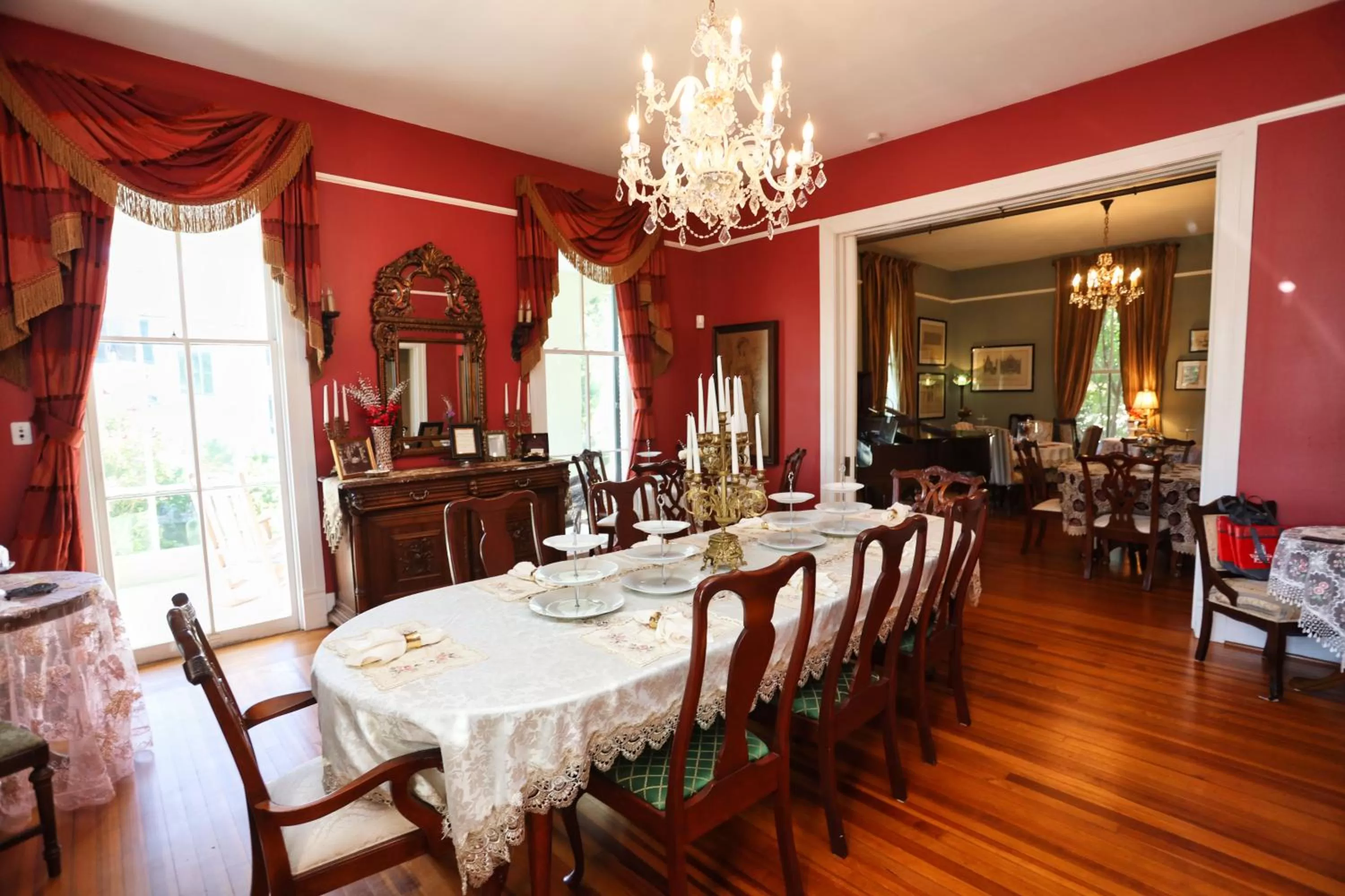 Restaurant/Places to Eat in Virginia Point INN