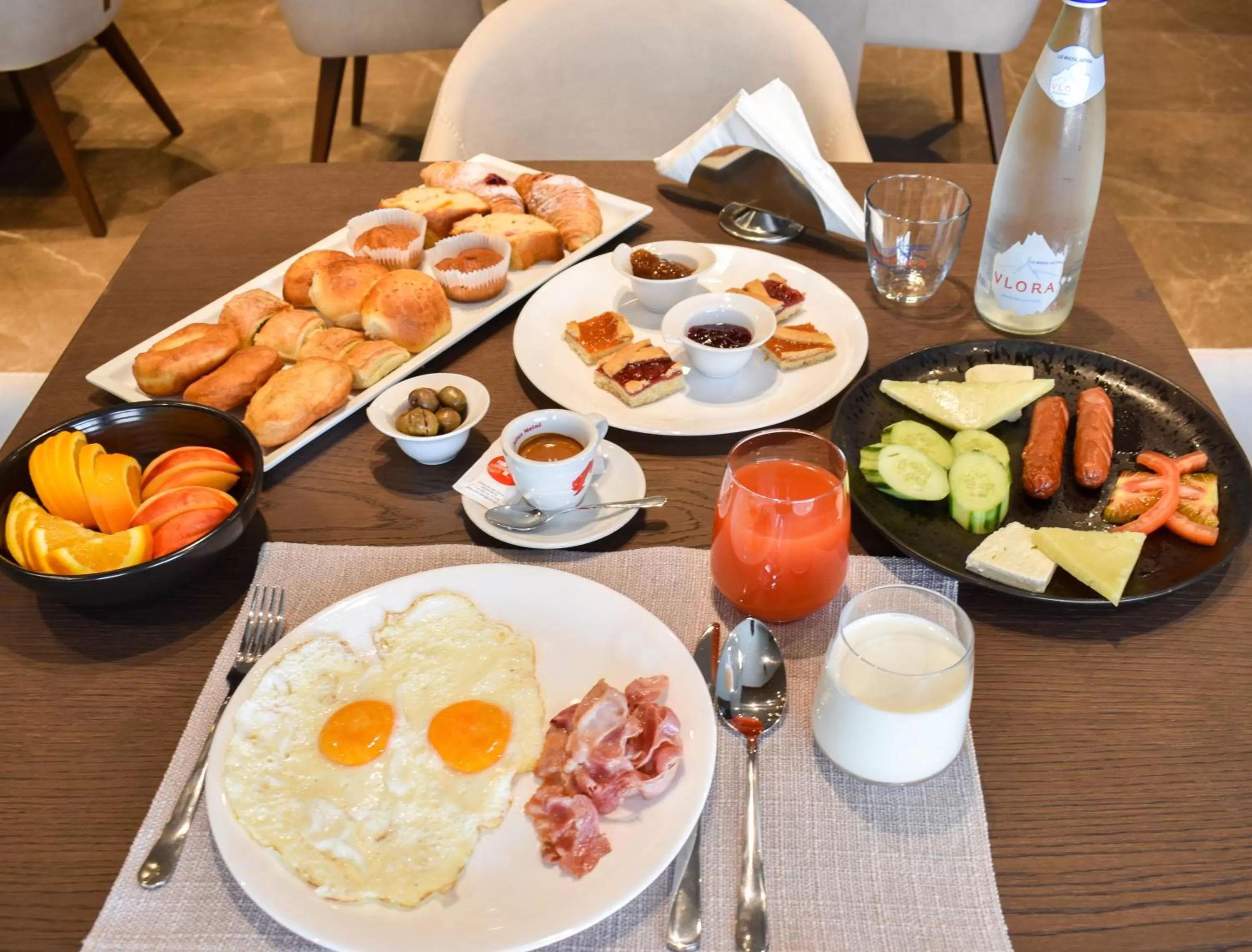 Breakfast in Flamingo Hotel