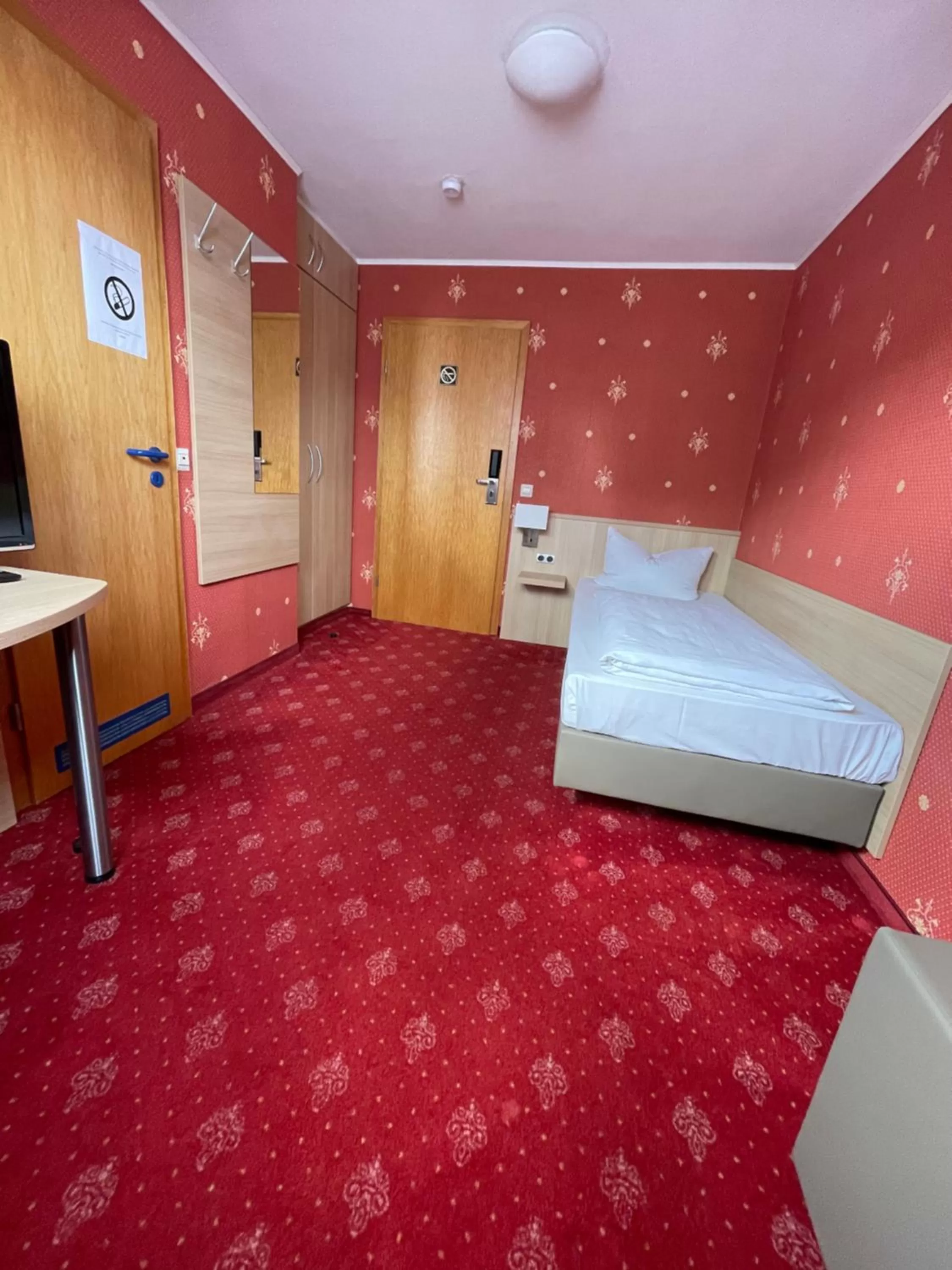 Photo of the whole room, Bed in Hafner Hotel- Apartment