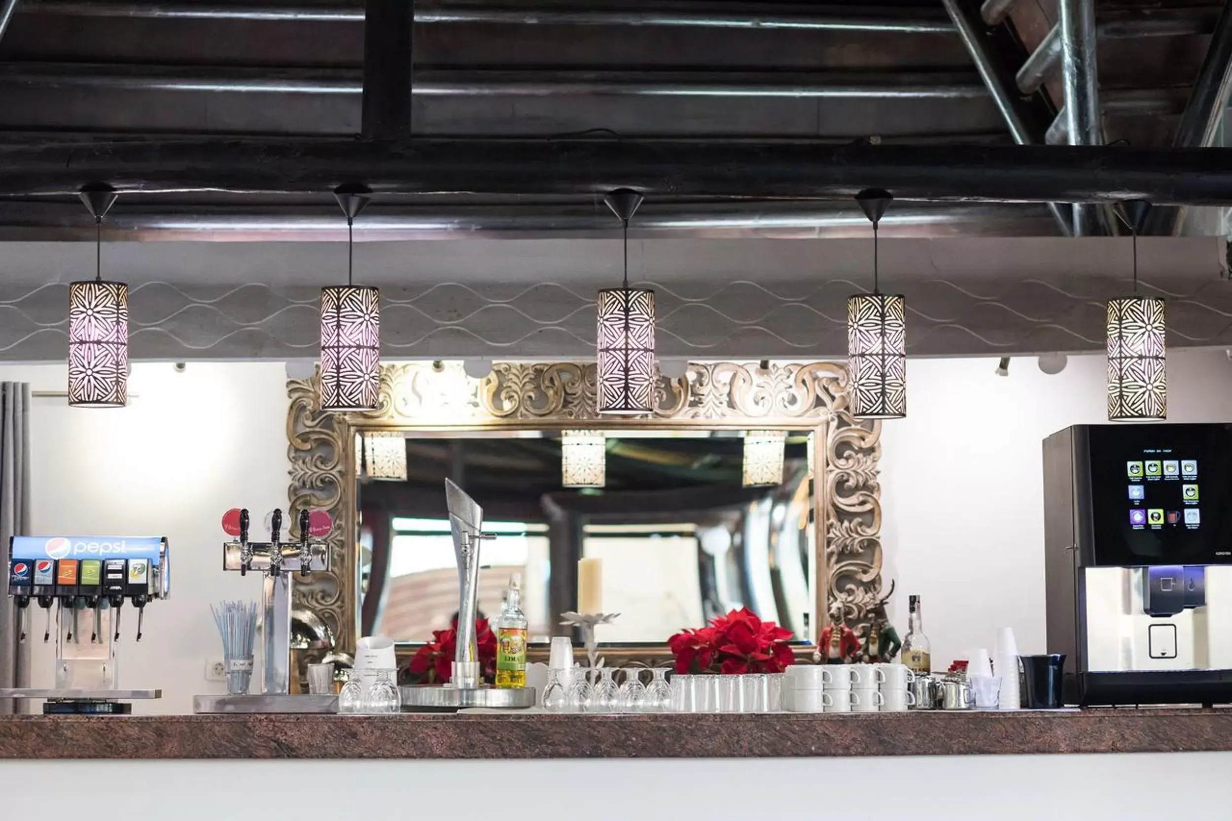 Restaurant/places to eat in Hotel Arena Suite Restaurant/places to eat in Hotel Arena Suite