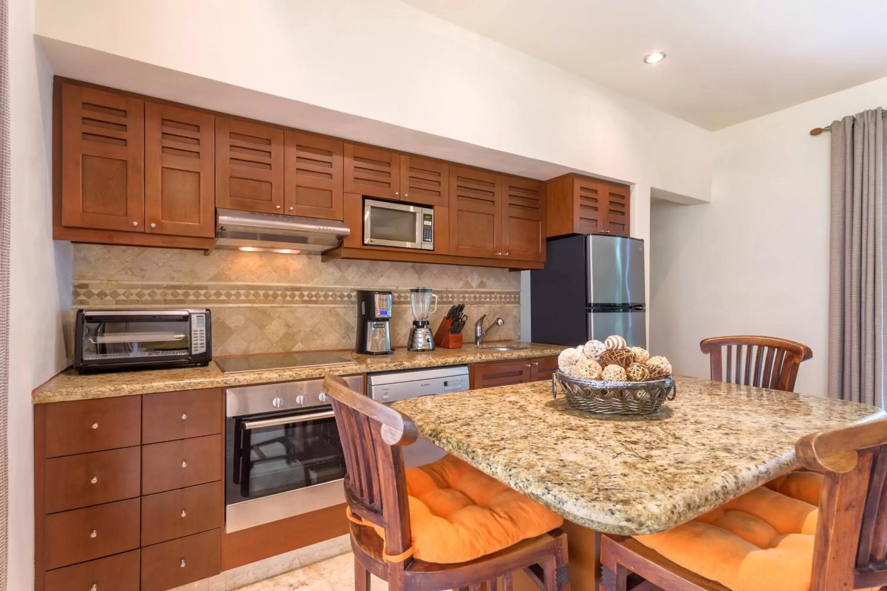 Kitchen or kitchenette, Kitchen/Kitchenette in Maya Villa Condo Hotel and Beachclub