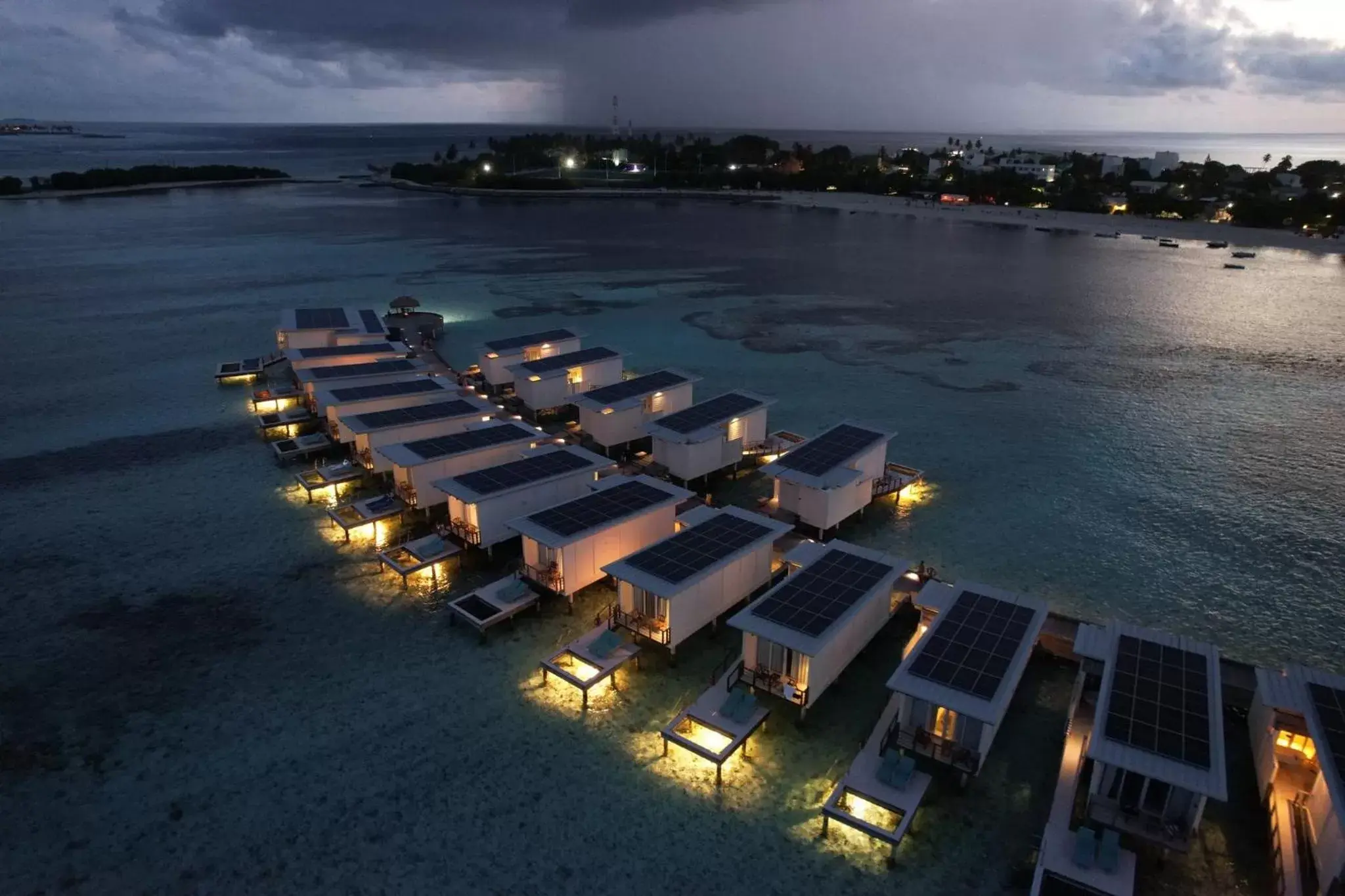 Photo of the whole room, Bird's-eye View in Holiday Inn Resort Kandooma Maldives - Kids Stay & Eat Free