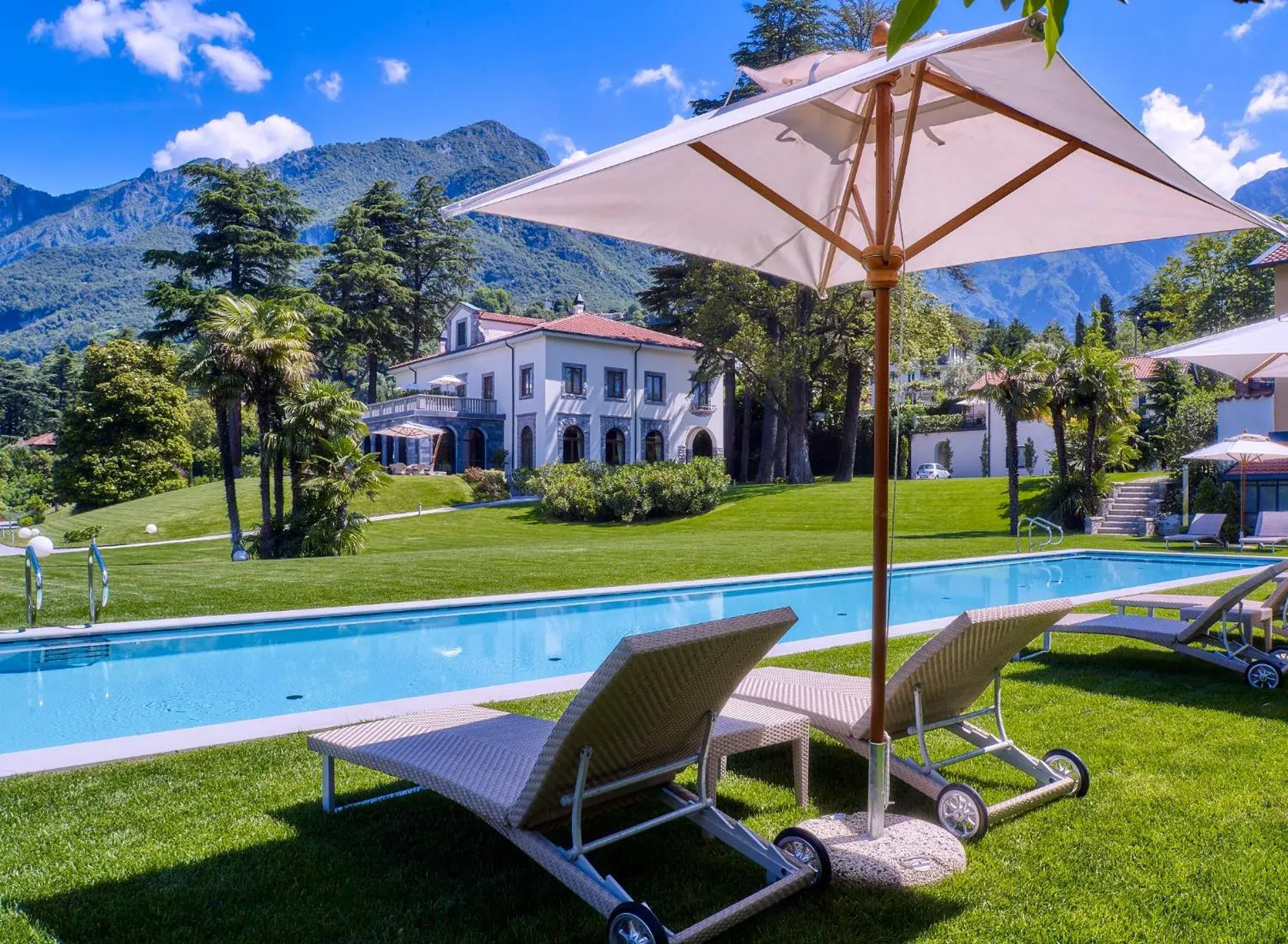 Facade/entrance, Swimming Pool in Villa Lario Resort Mandello