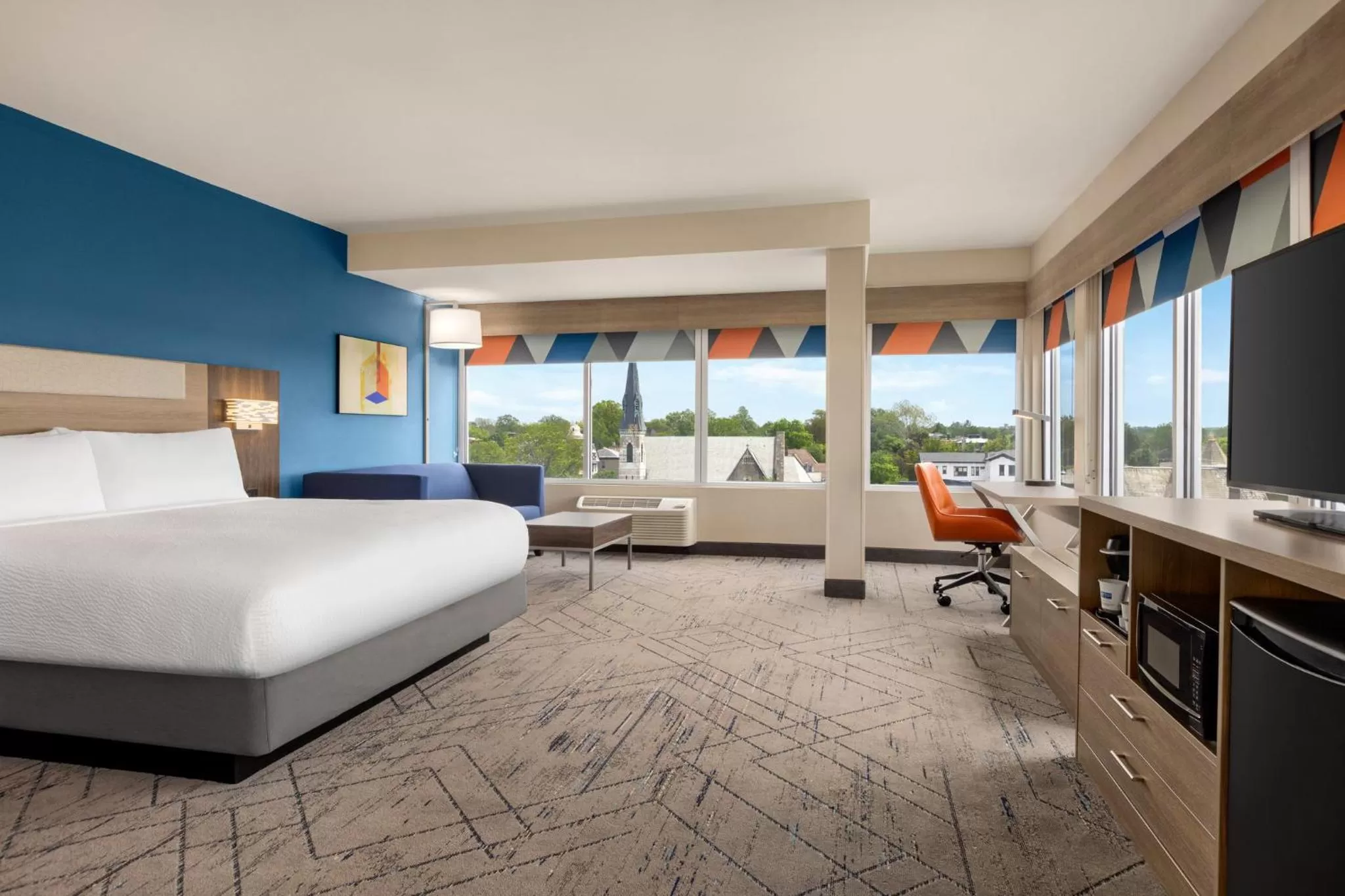 Photo of the whole room, Bed in Holiday Inn Express & Suites Evansville Downtown by IHG