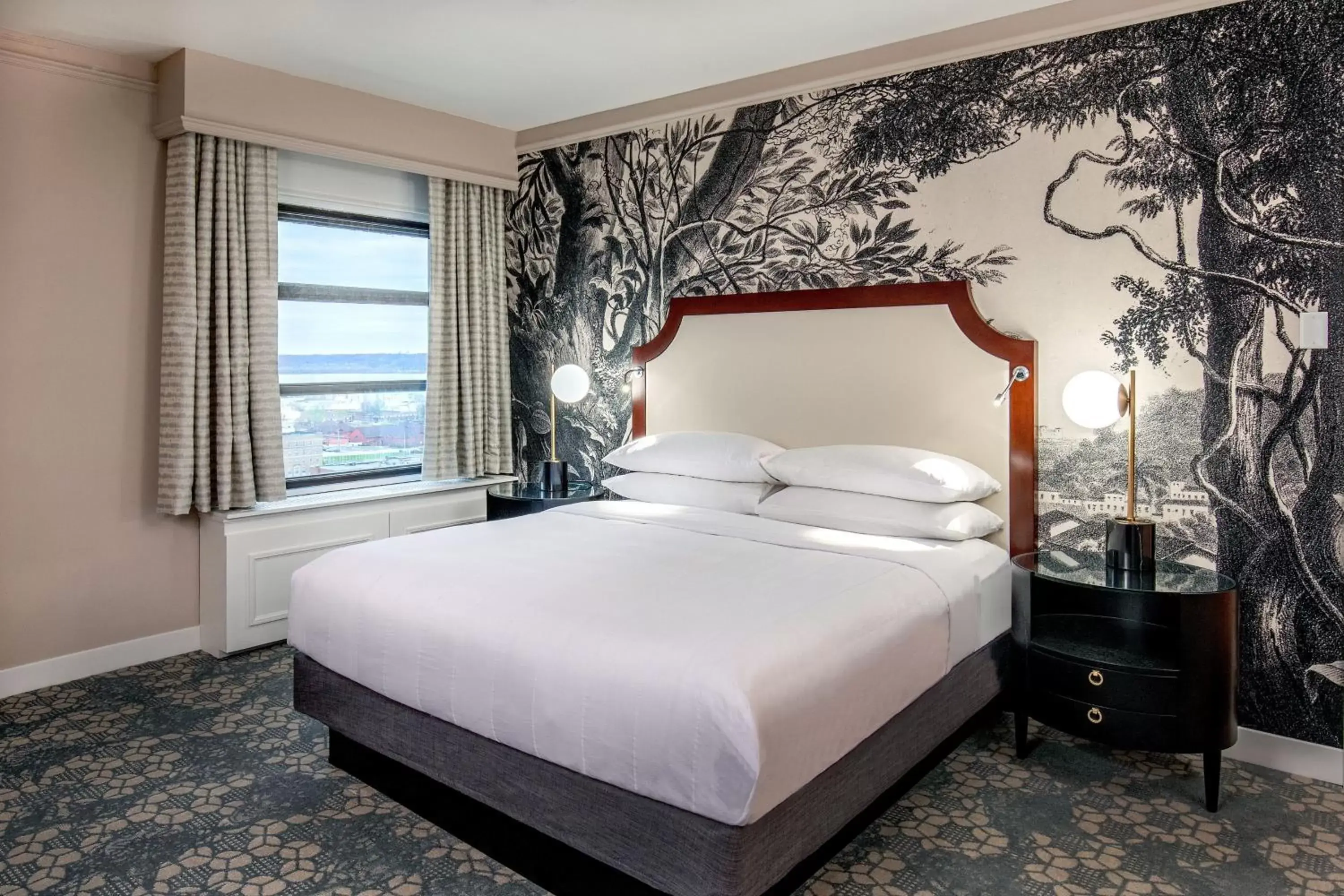 Bedroom, Bed in Peoria Marriott Pere Marquette