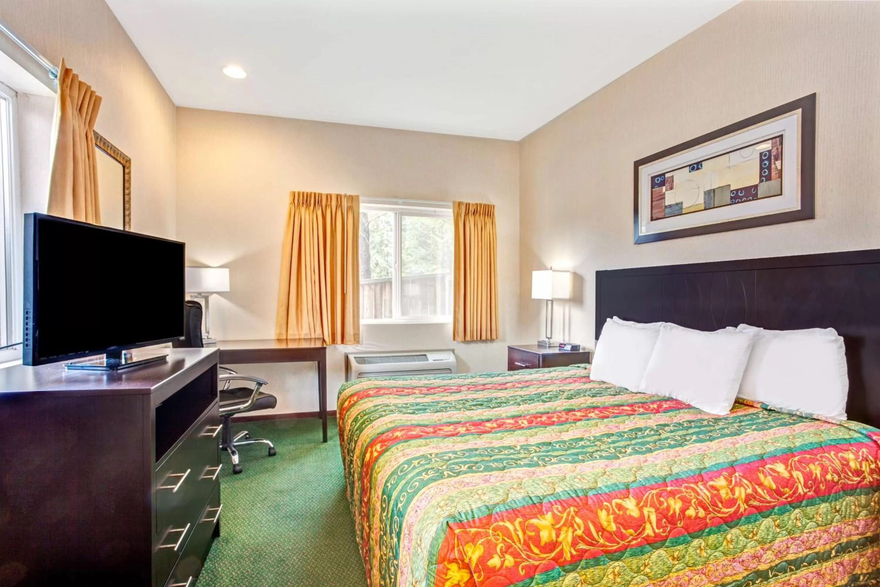 Standard  Room in Days Inn by Wyndham Seattle Aurora