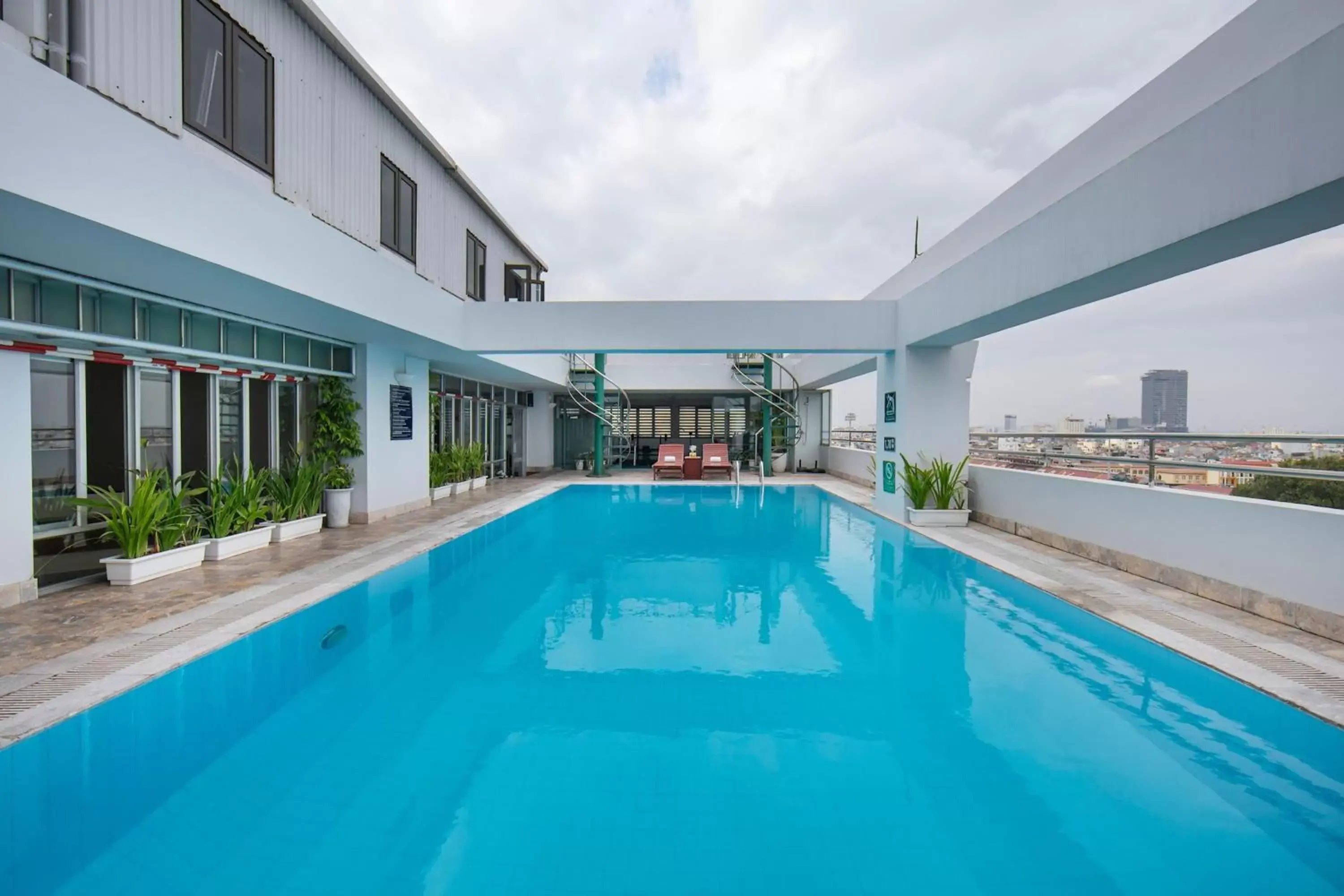 Swimming Pool in The Tray Hotel