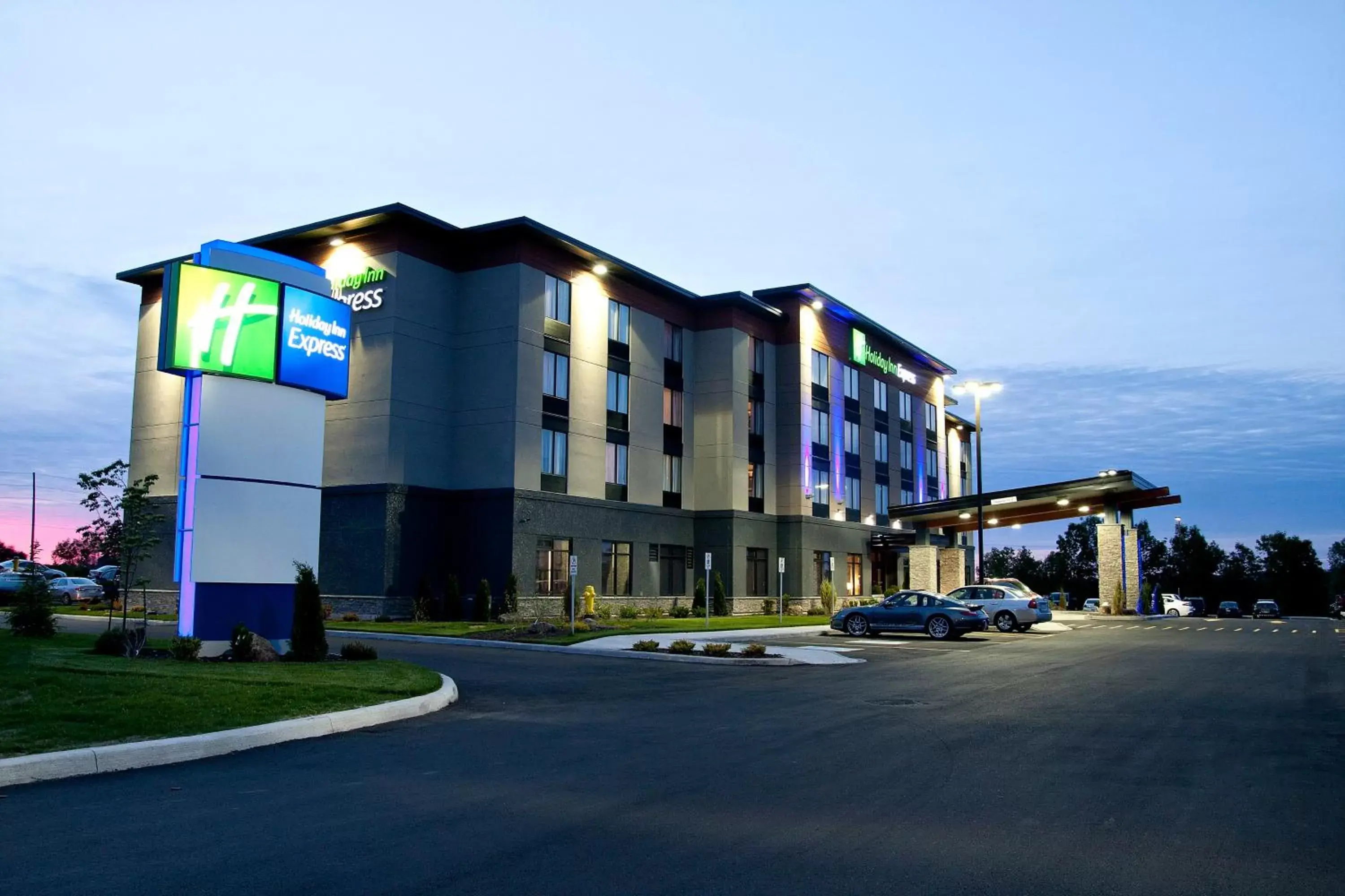 Property Building in Holiday Inn Express Pembroke, an IHG Hotel