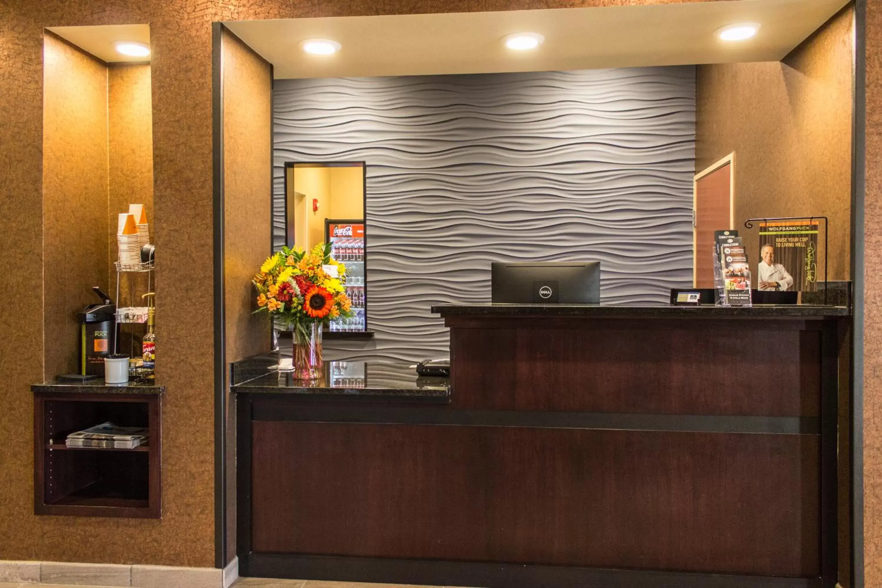 Lobby or reception, Lobby/Reception in Cobblestone Hotel & Suites - Stevens Point