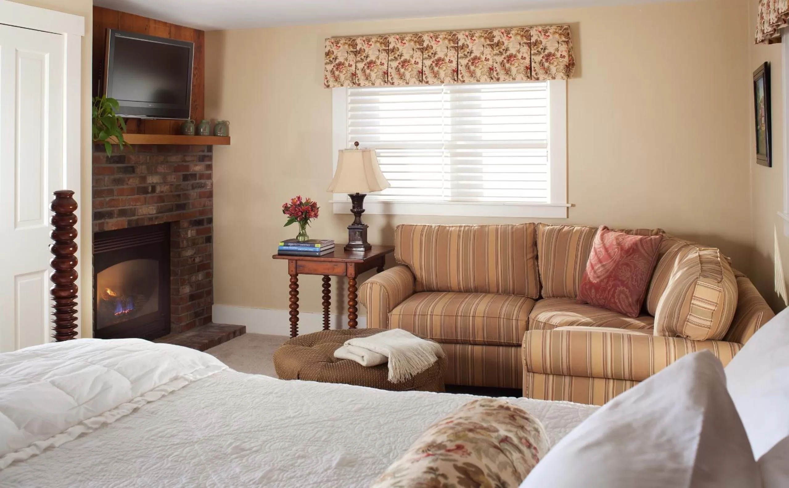 Bed in Sugar Hill Inn