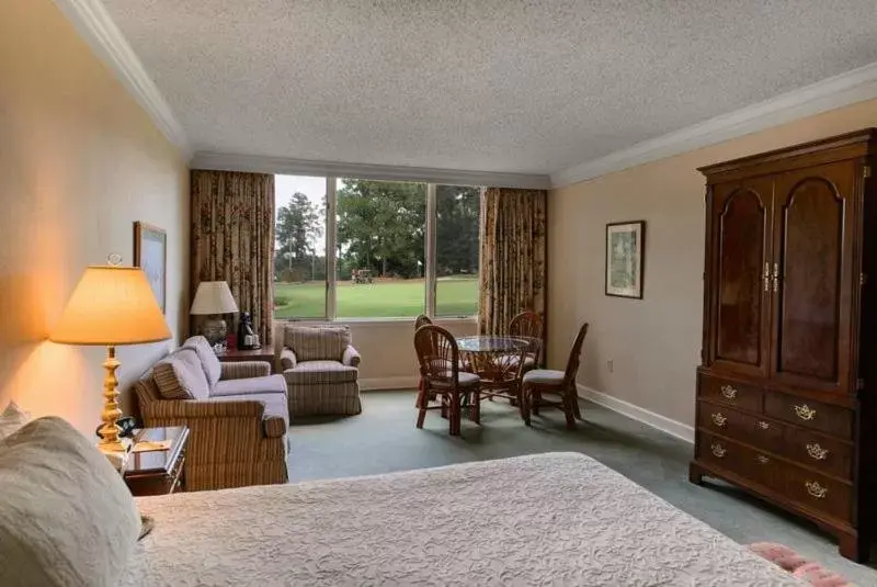 Seating Area in The Inn at Houndslake