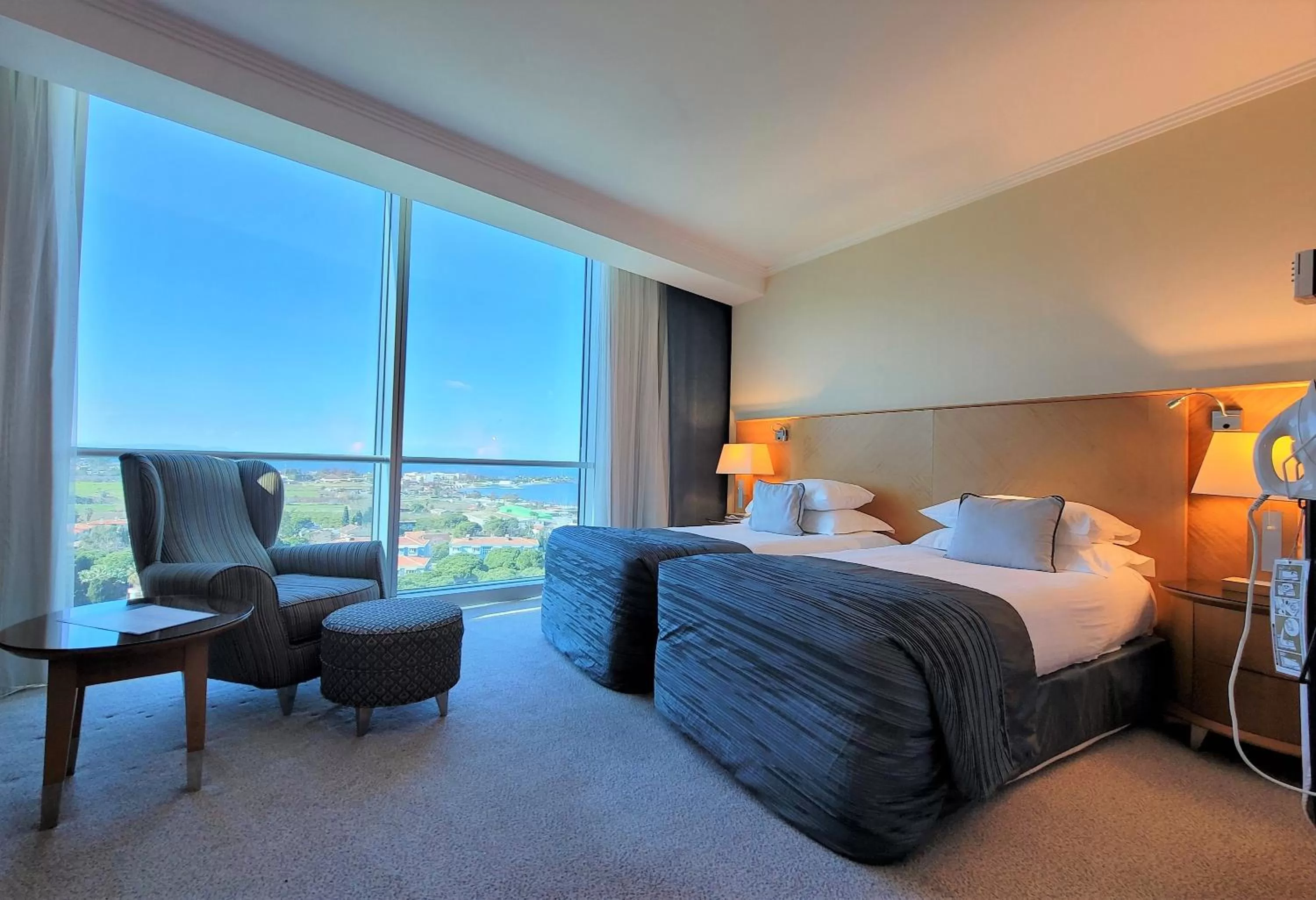 Bed in Wyndham Grand Izmir Ozdilek Thermal & Spa