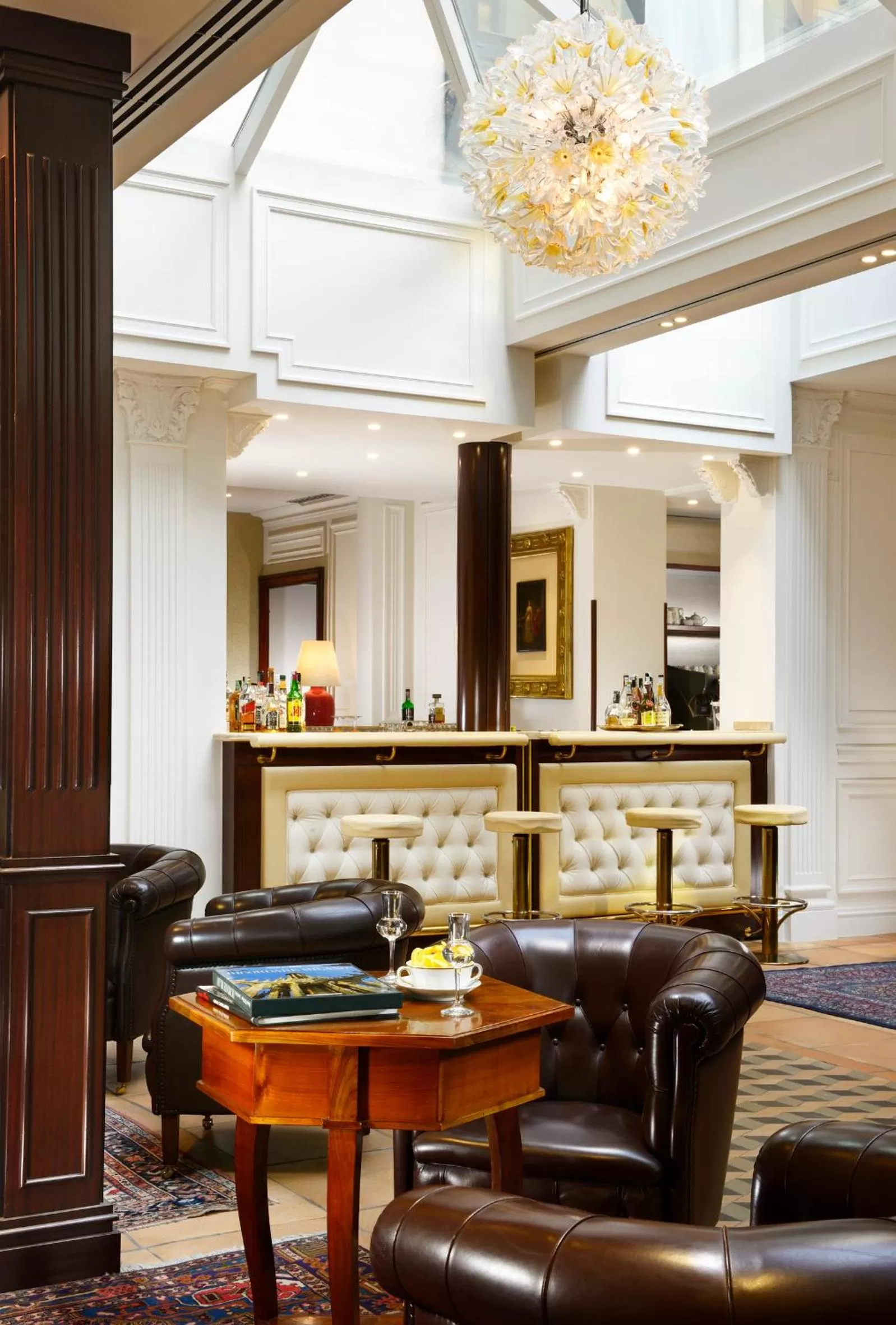 Lounge or bar in Hotel Pierre Milano
