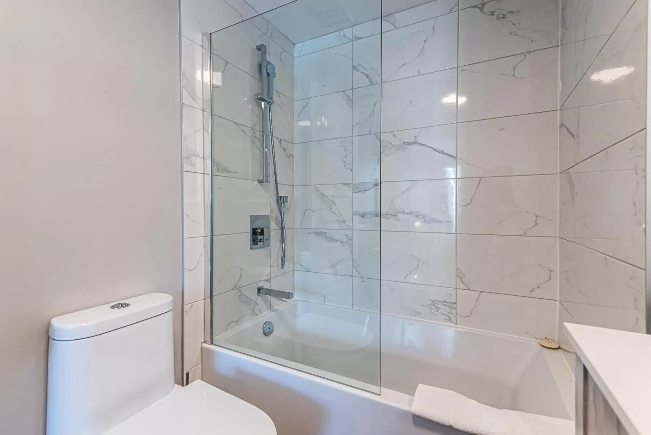 Bathroom in WRFY Griffintown Apartment