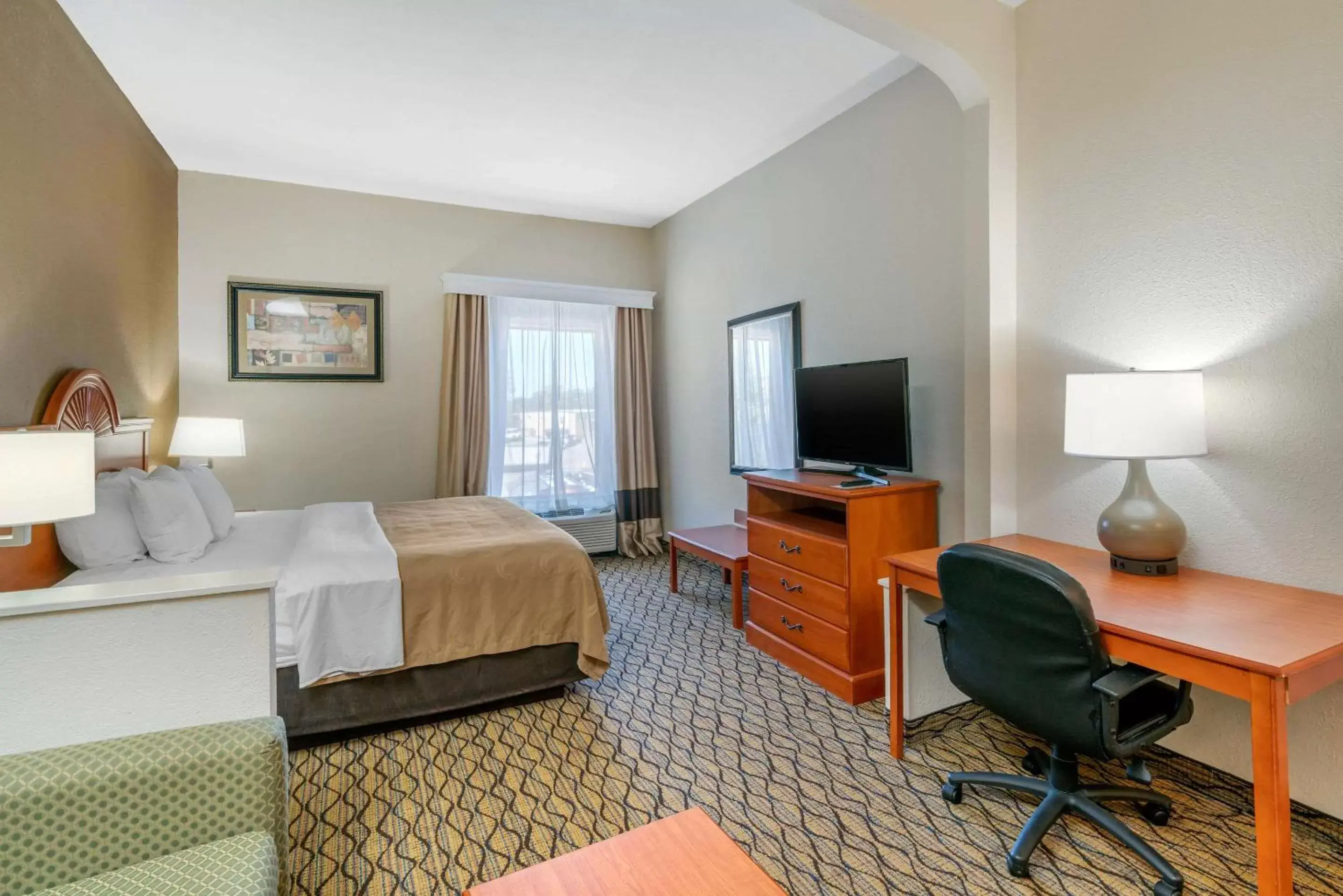 Photo of the whole room in Quality Inn & Suites - Jefferson City